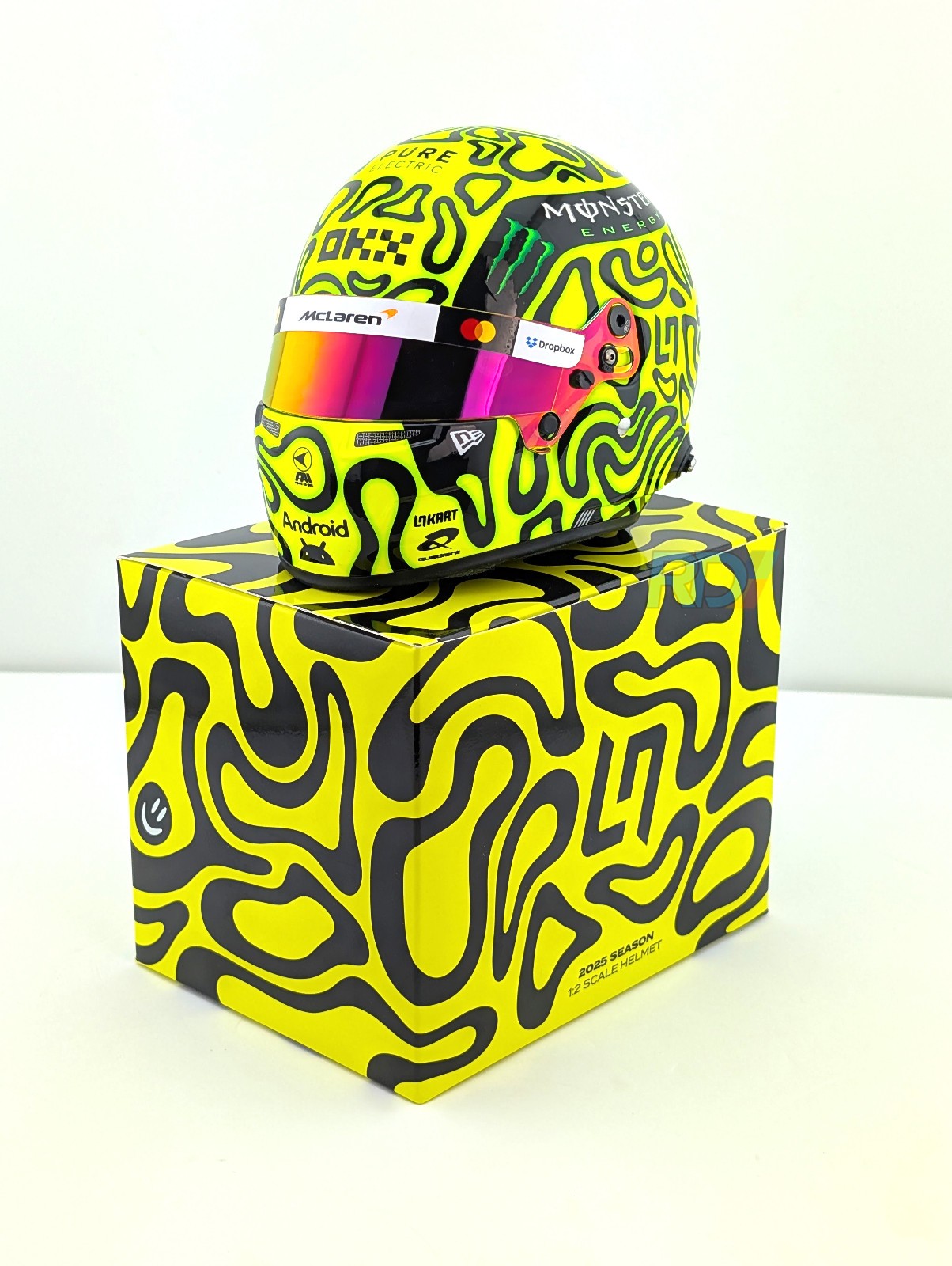 2025 Lando Norris McLaren Mini Helmet – 1:2 Scale Bell F1 Helmet – Model 4100416
