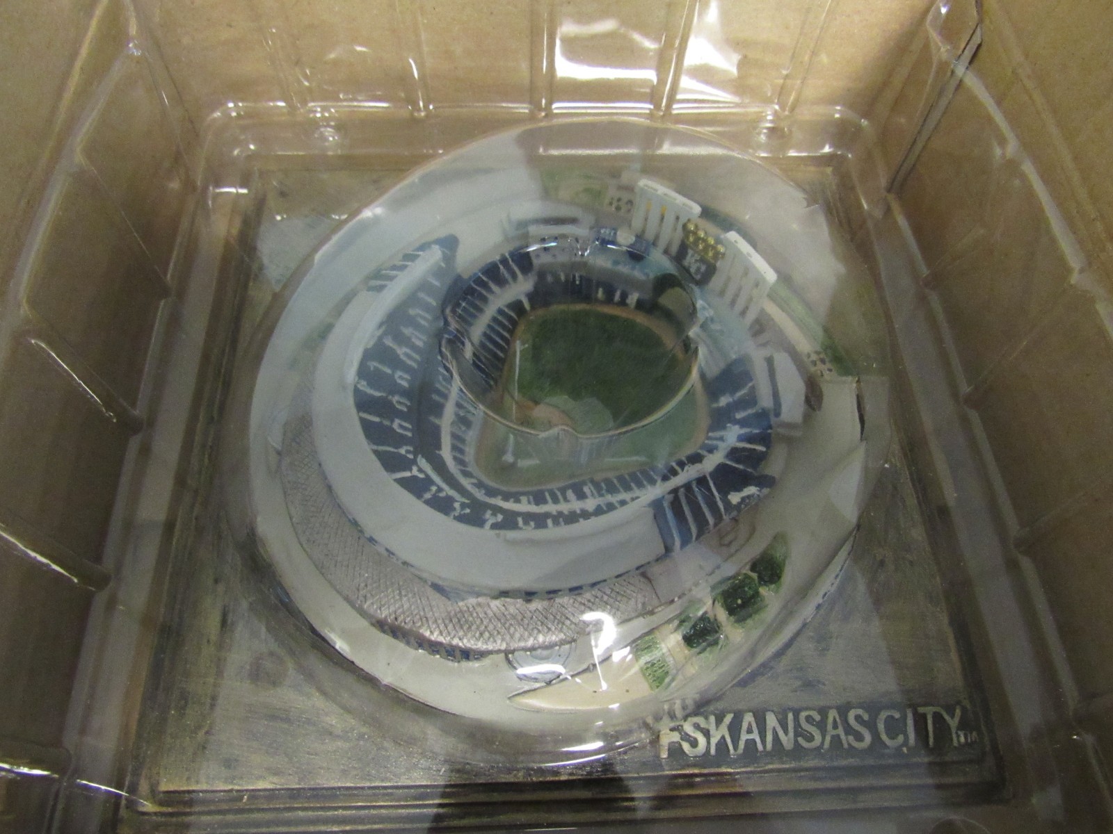 NIB SGA Kansas City Royals KAUFFMAN STADIUM REPLICA STATUE Promo w/ Box
