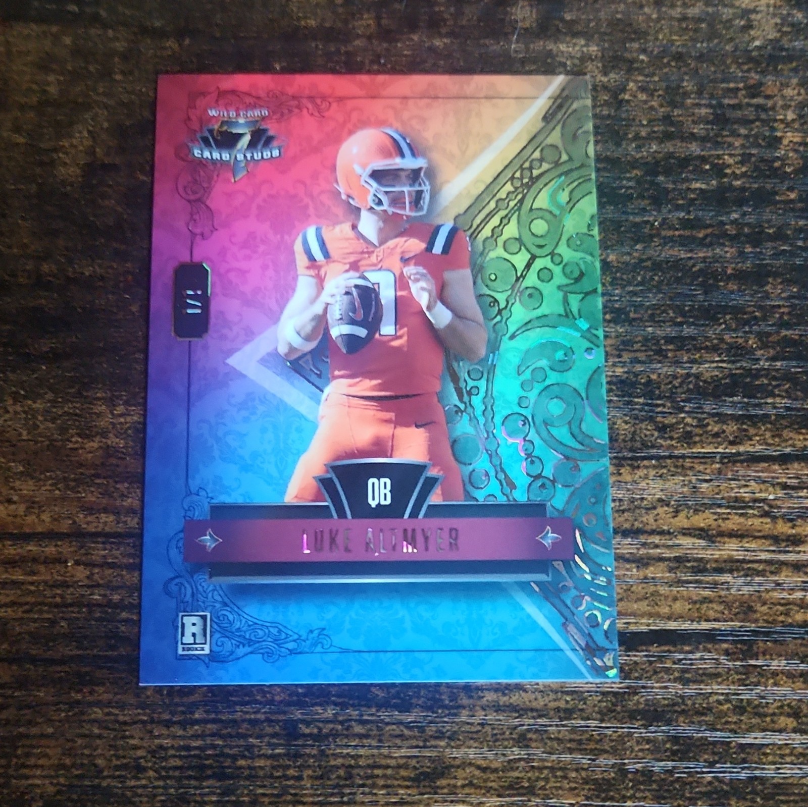Luke Altmyer 1/1 Wild Card 2026 7 Card Studs Football Diamond Rainbow 7CDR-LA