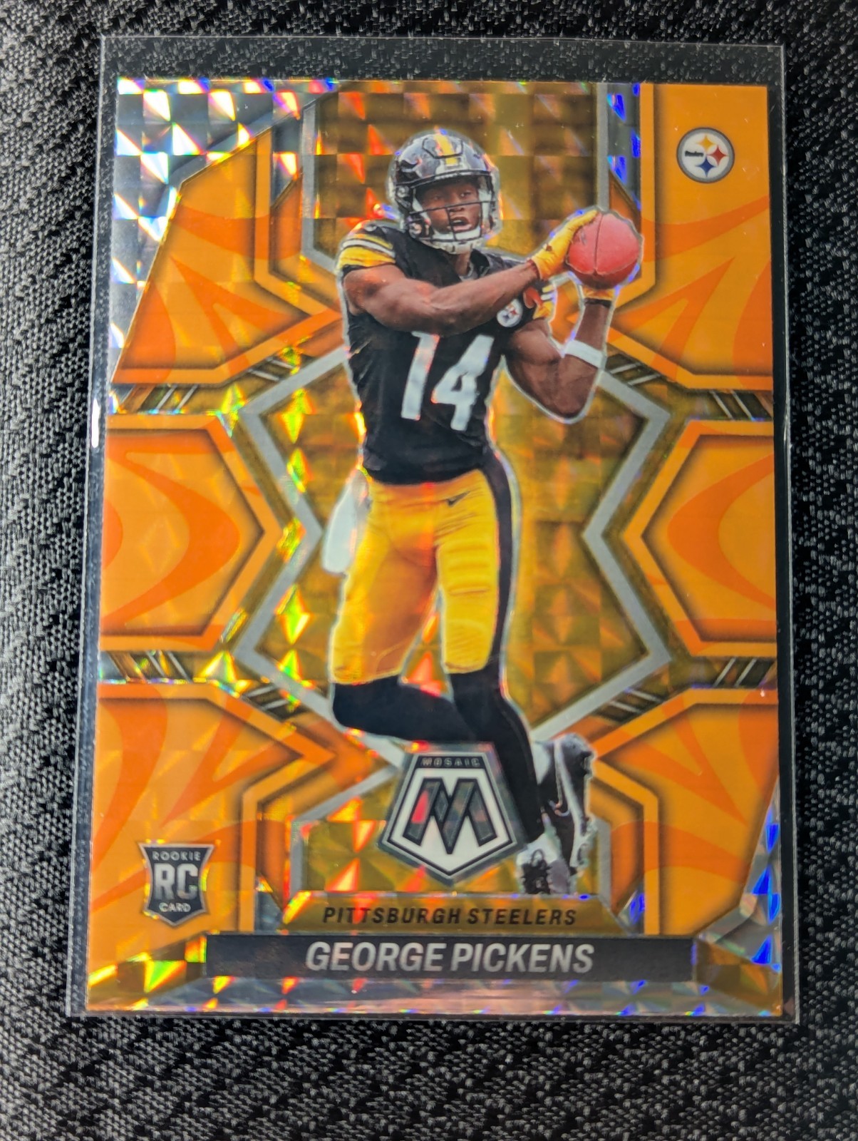 2022 Panini Mosaic – George Pickens Reactive Orange #318 Rookie (RC)