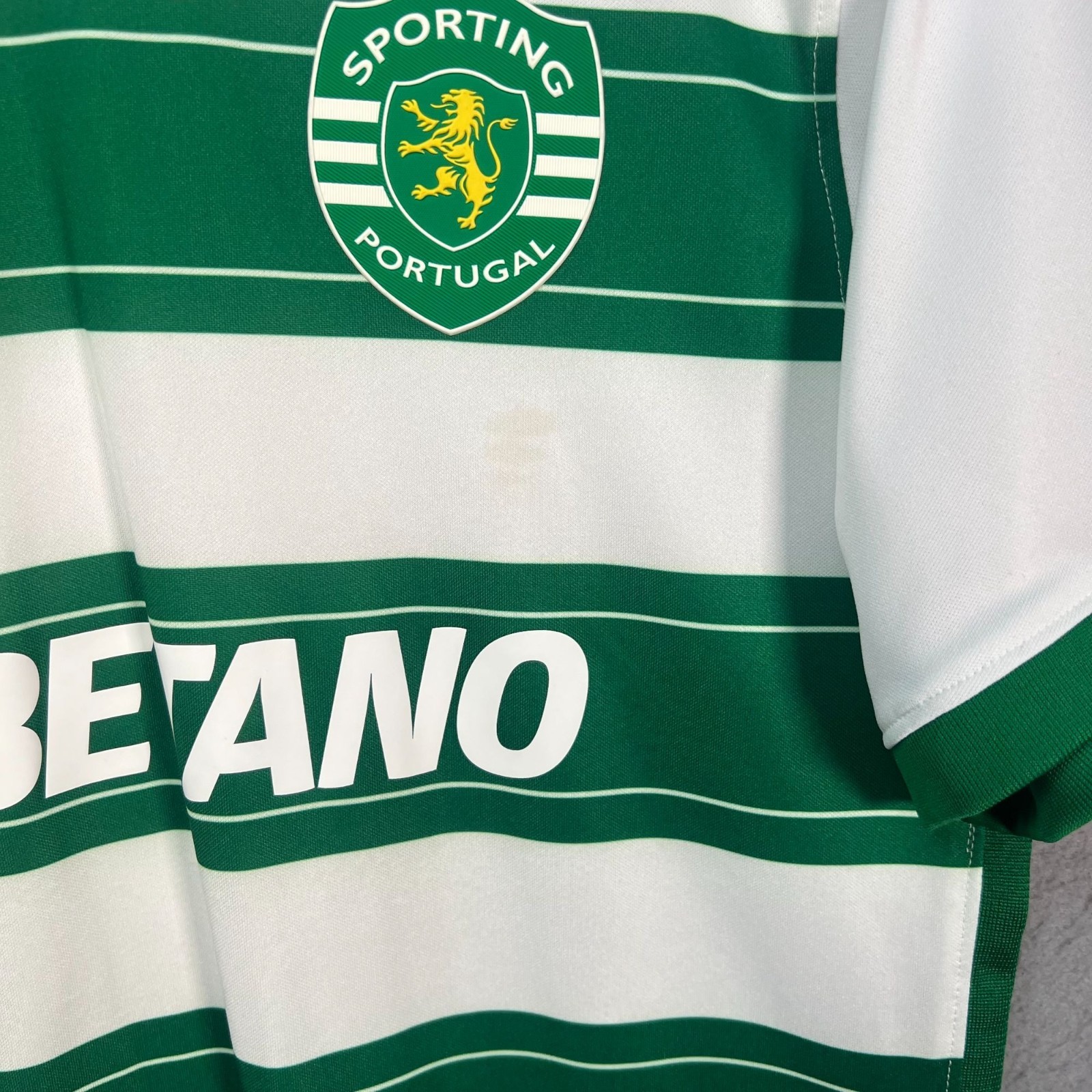 Nike Portugal 2022/23 Home Jersey Green & White Striped Soccer Shirt Size Small