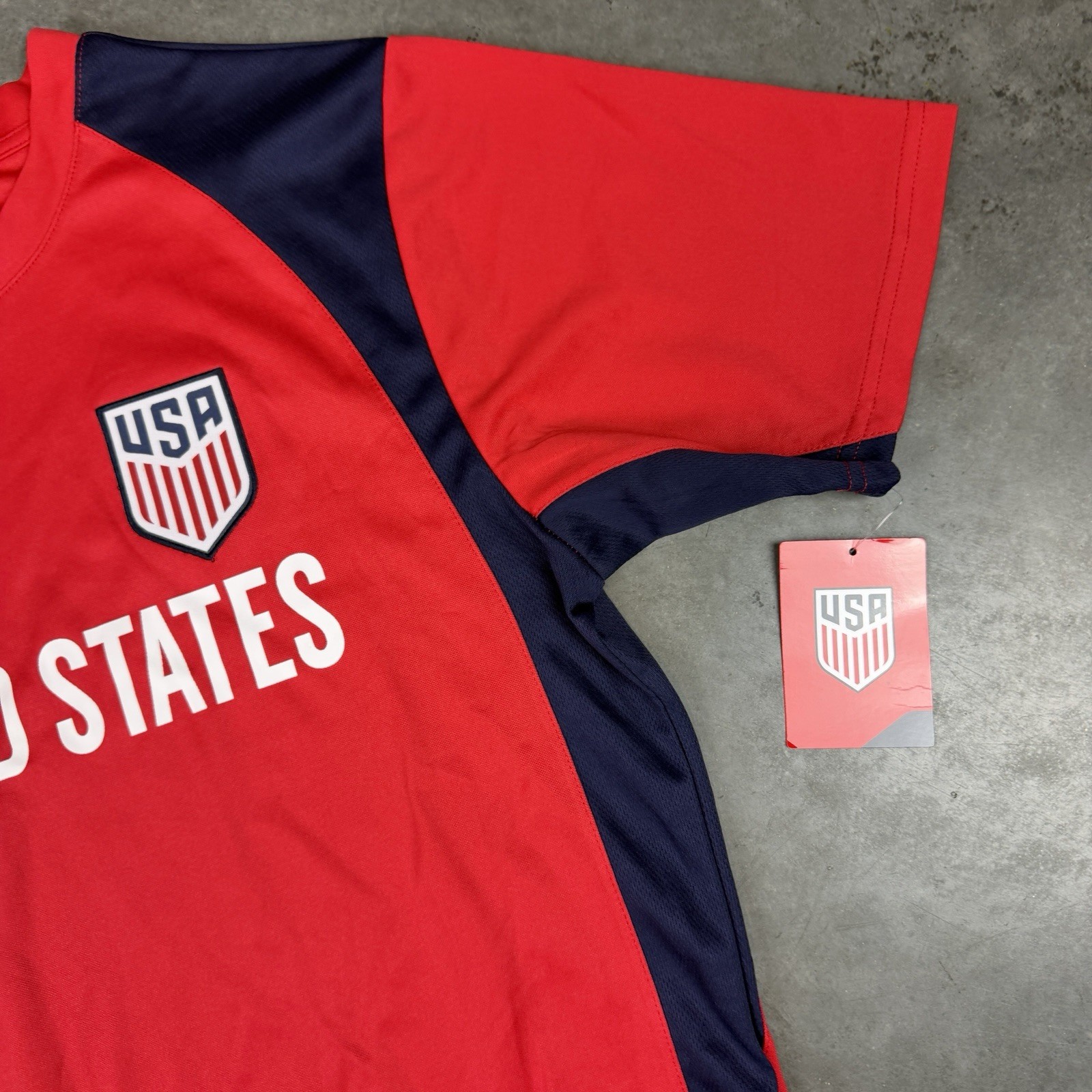 United States Soccer Jersey Mens Large Red Stretch Logo Quick Dry NWT