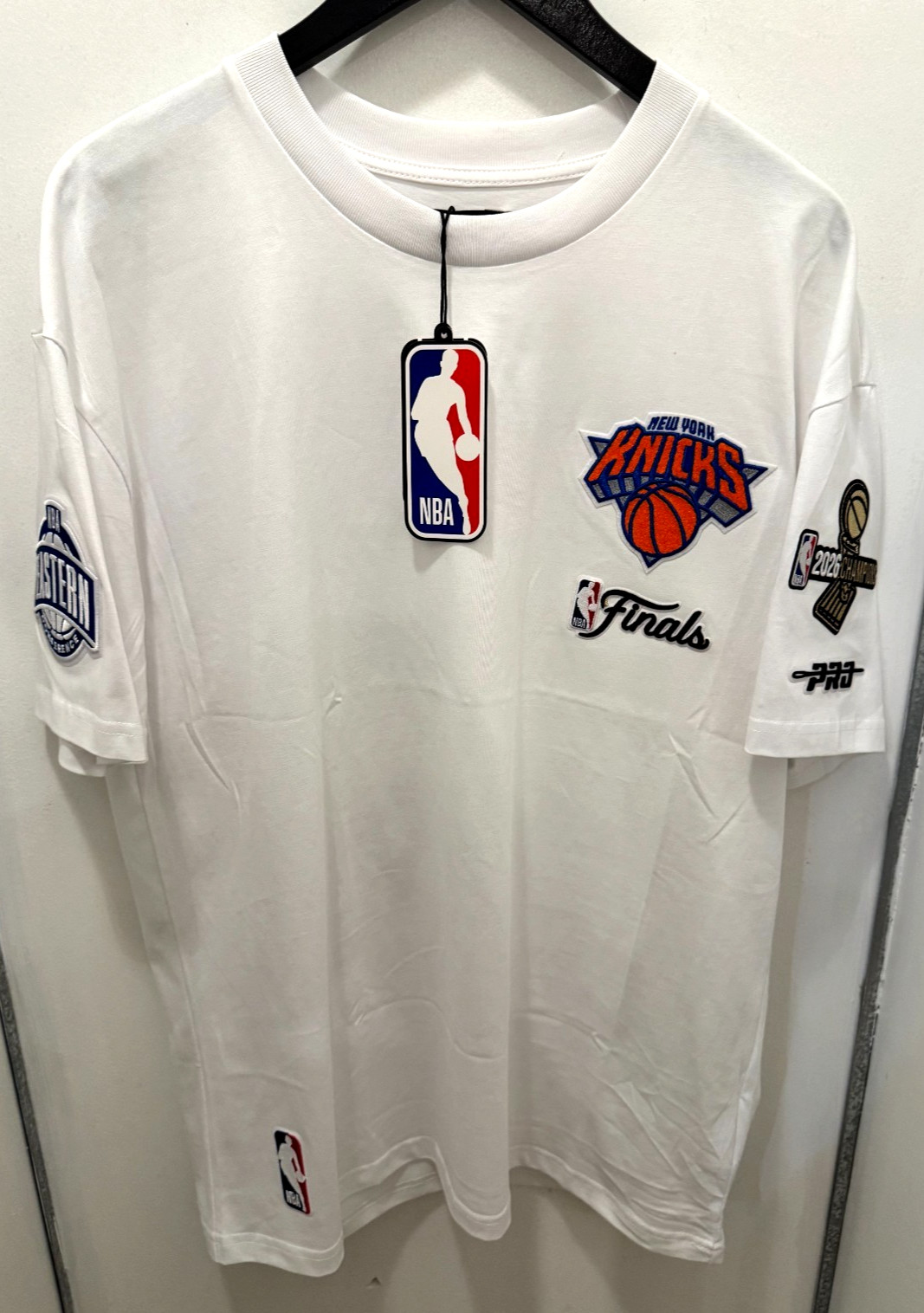 NY KNICKS CHAMPIONSHIP T-SHIRT NBA PRO STANDARD BRAND WHITE NEW & BEAUTIFUL
