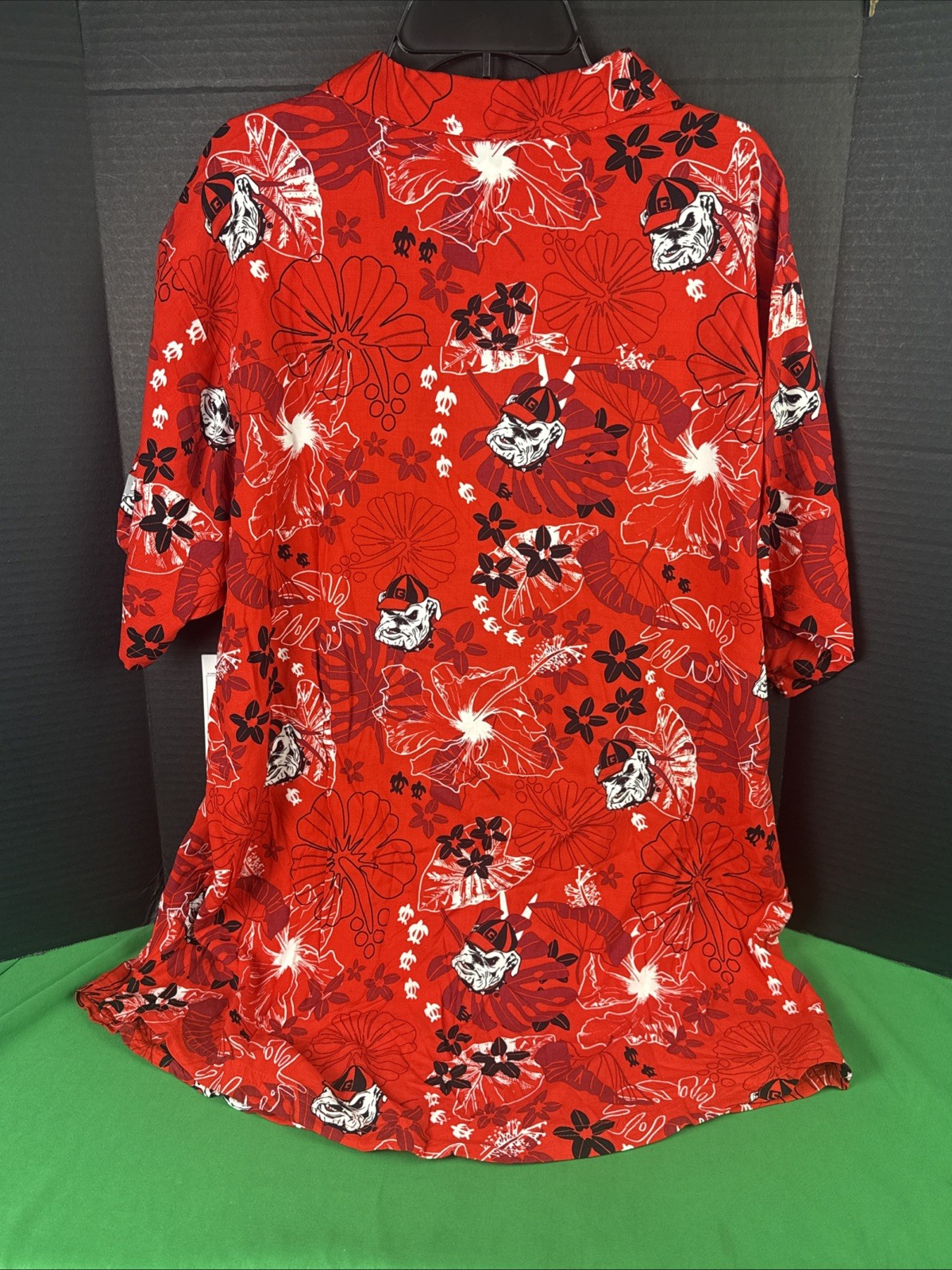 Champion Men’s NCAA Georgia Bulldogs Hawaiian Shirt Size L Red