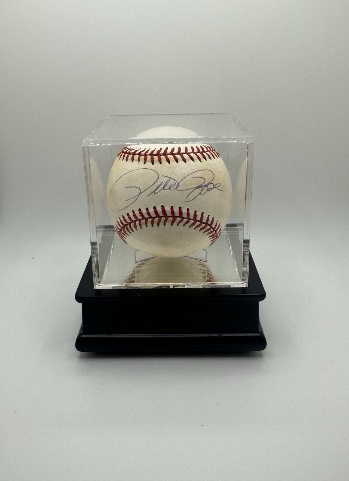 Pete Rose Signed Rawlings Baseball PSA/DNA Authenticated Autographed w/ Case