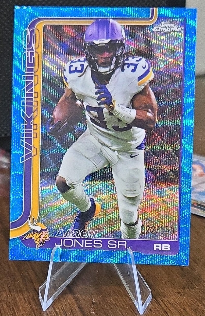 2025 Topps Chrome Aaron Jones Sr. Vikings #201 Blue Wave Refractor /150