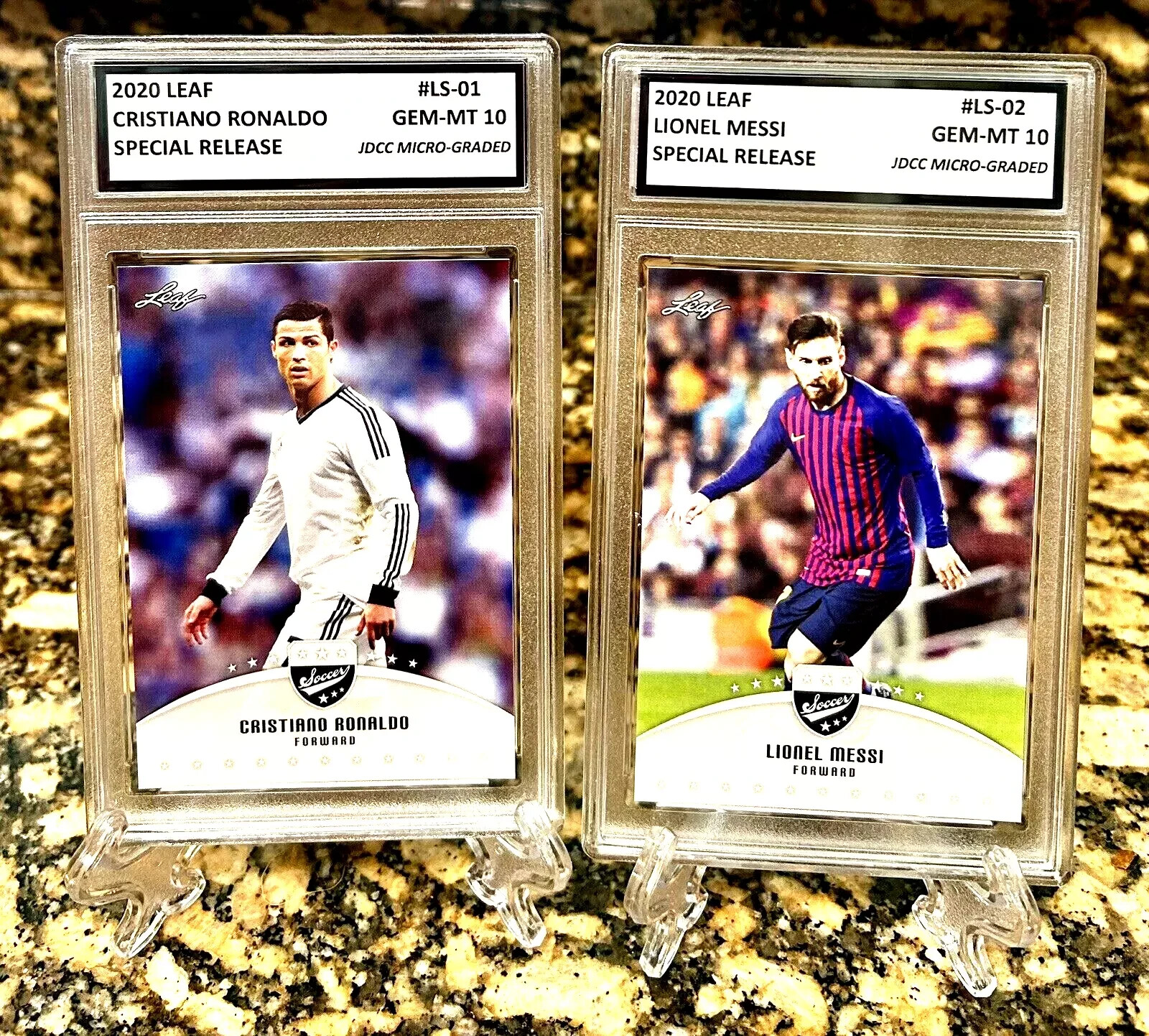 25 Card Lot 2004-22 LIONEL MESSI/PELE/CRISTIANO RONALDO Rookie GRADED GEM-MT 10