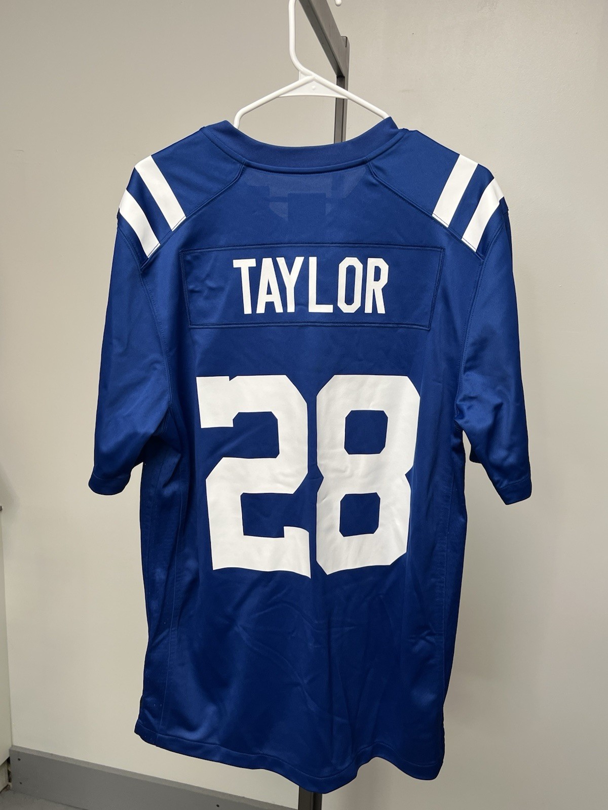 Indianapolis Colts Jonathan Taylor #28 Nike Blue Mens Medium NWT Jersey Adult