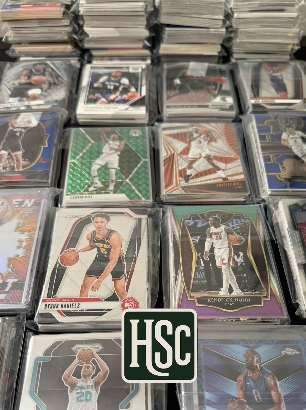 Basketball NBA – 100 Card Lot – Rookies, Parallels, Memorabilia, Autos, Numbered