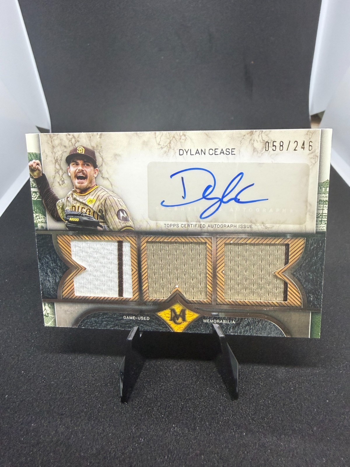 Dylan Cease 2025 Museum Collection Triple Patch Auto /246 (SPTRA-DCE)