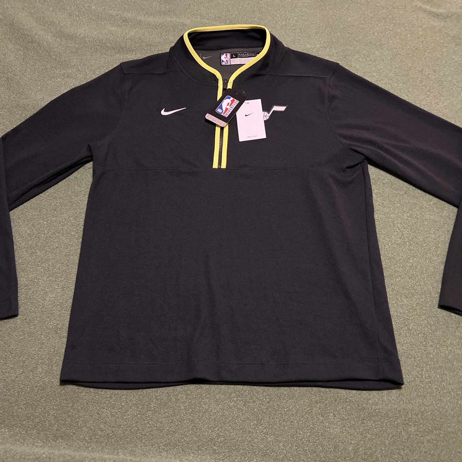 Utah Jazz NBA MENS Nike DRI FIT NBA 1/4 ZIP Size Large New Free Shipp