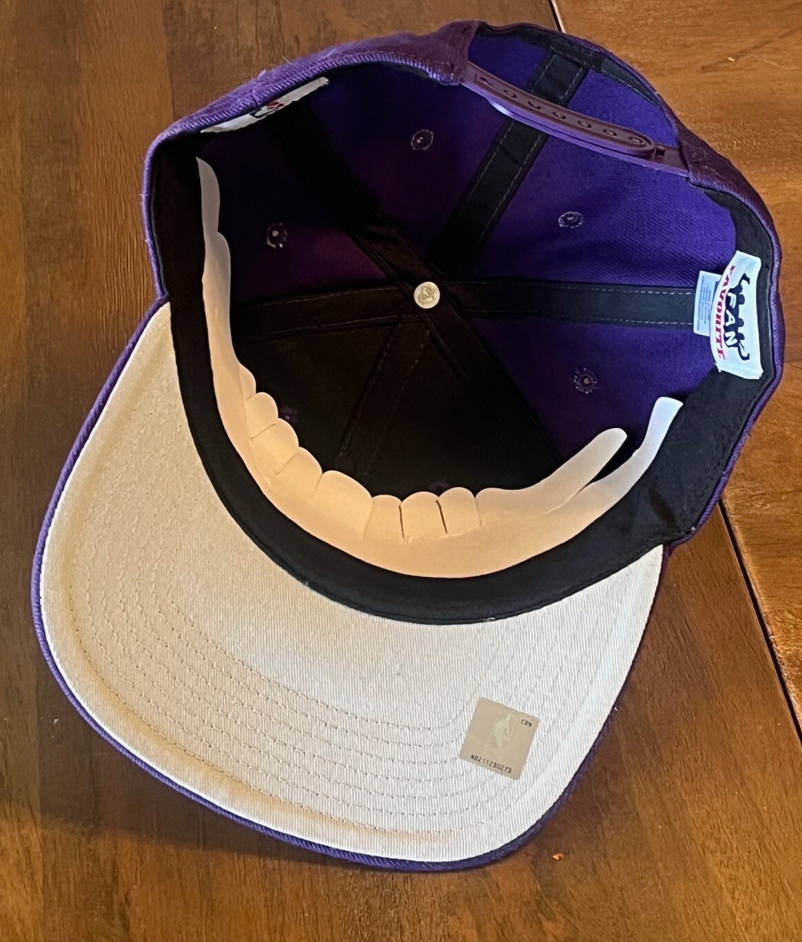 Los Angeles Lakers Hat Fan Favorite Mens One Size Adjustable SnapBack NWT New
