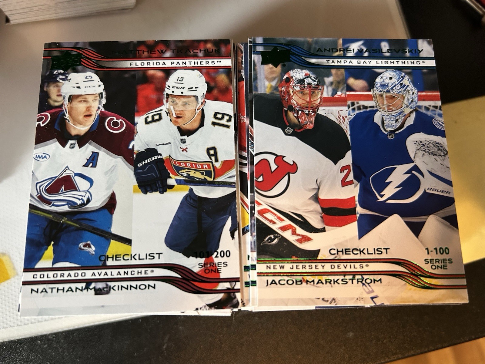 2025-26 Upper Deck Series 1 Holiday Green Base Set Complete 1-200