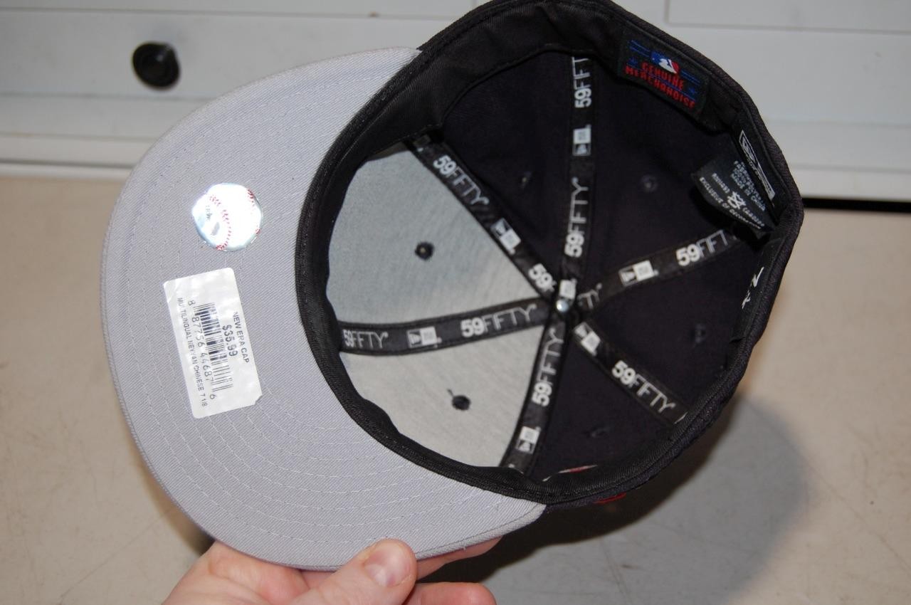 New York Yankees Rare Chinese Multilingual New Era Men’s 59Fifty Hat Size 7 1/8