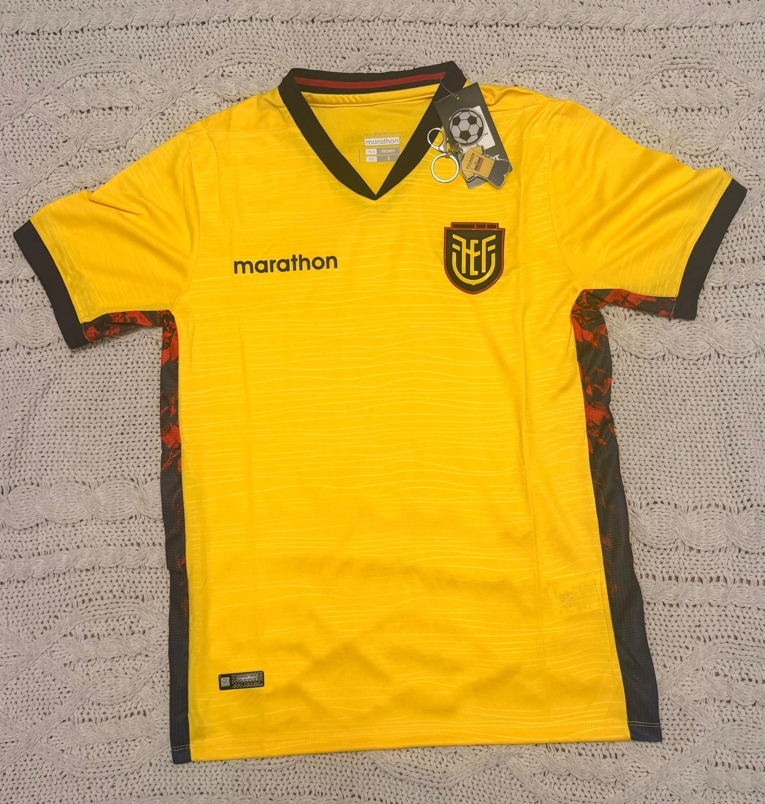 yellow/blue Men’s Ecuador 2026 jersey player version + Ecuador keychain