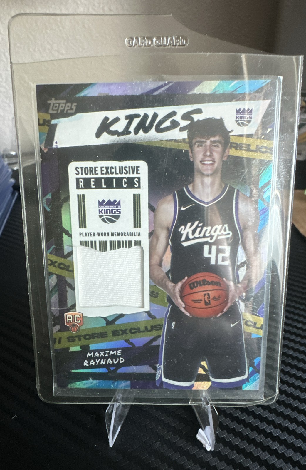 2025-26 Topps – Store Exclusive Relics Maxime Raynaud #SR-MY (MEM, RC)