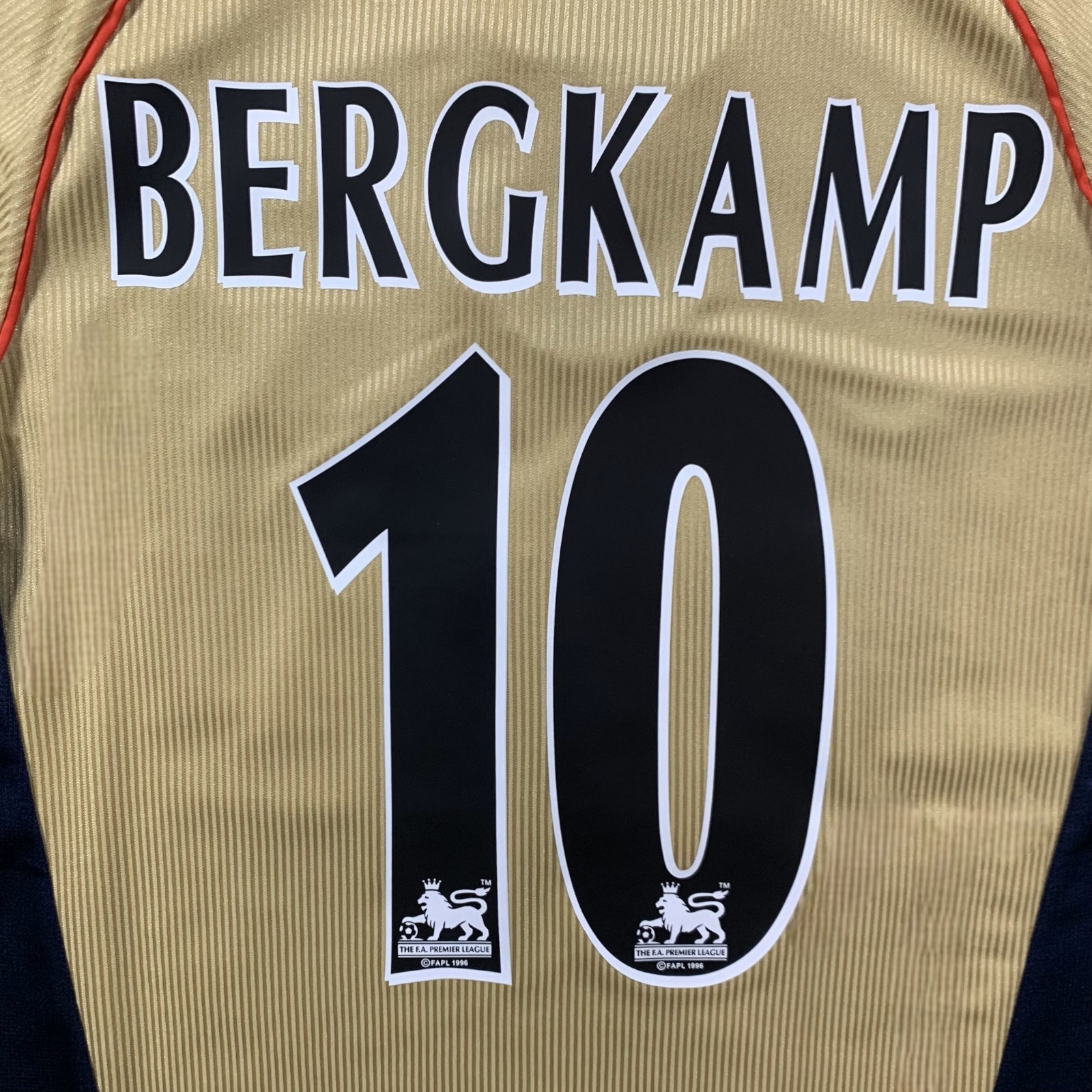 Bergkamp Arsenal 2001/02 Away Jersey Retro Shirt – Men’s Sizes – New