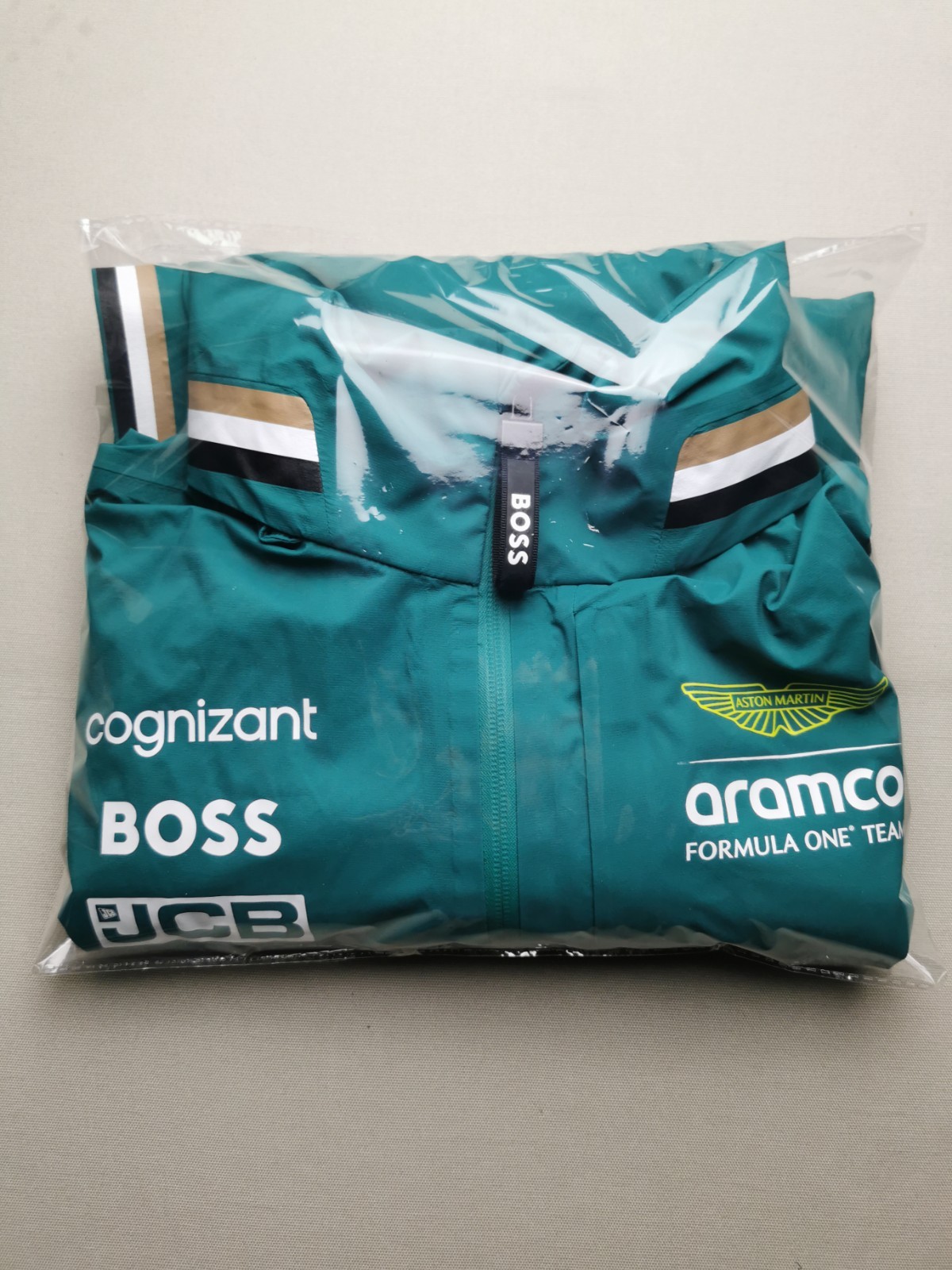 HUGO BOSS x ASTON MARTIN RACING F1 Team 2025 Men UK S Hooded Rain Jacket (VGC)