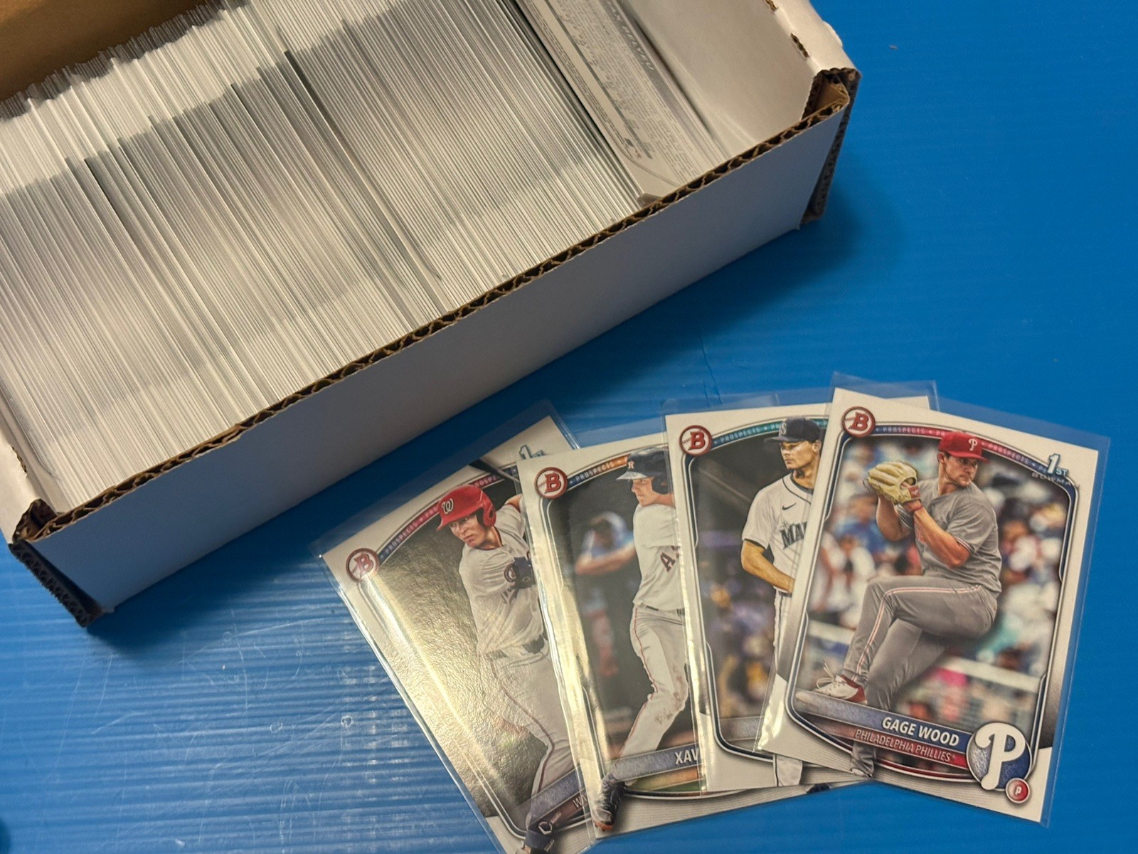 2025 Bowman Draft Paper Set BD1-BD200 in hand ready to ship. ALL CARDS SLEEVED!