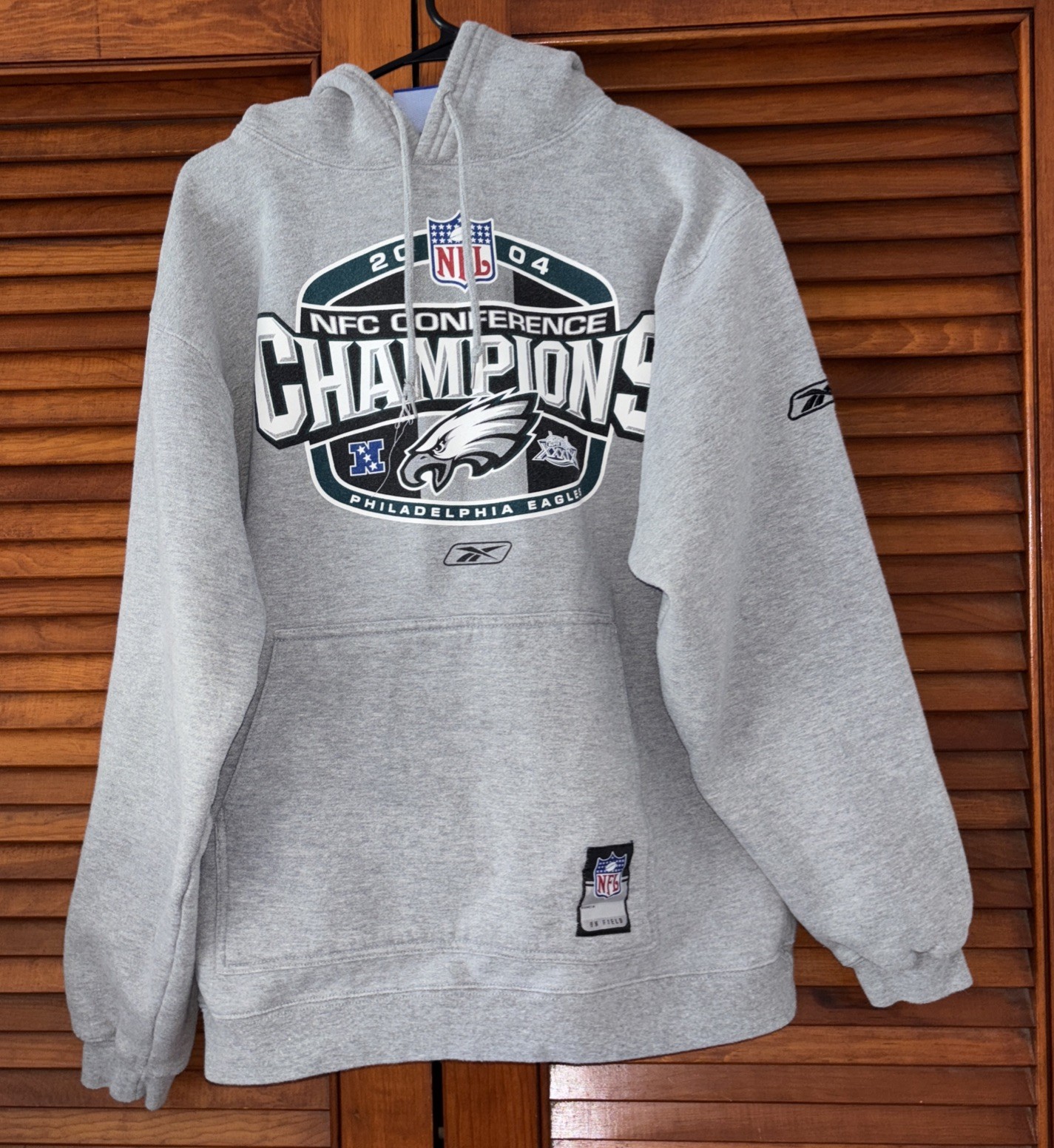 Philadelphia Eagles NFC Conference Champions 2004 Hooded Sweatshirt Adult M