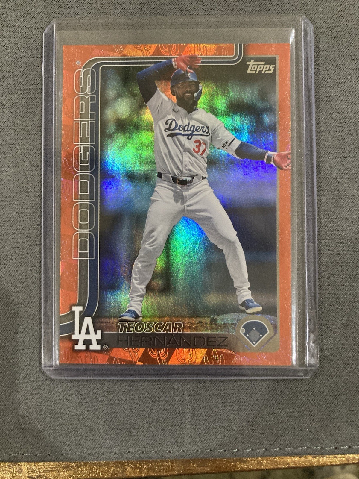 2025 Topps Series 1 Teoscar Hernandez #176 /25 Orange Cactus Los Angeles Dodgers