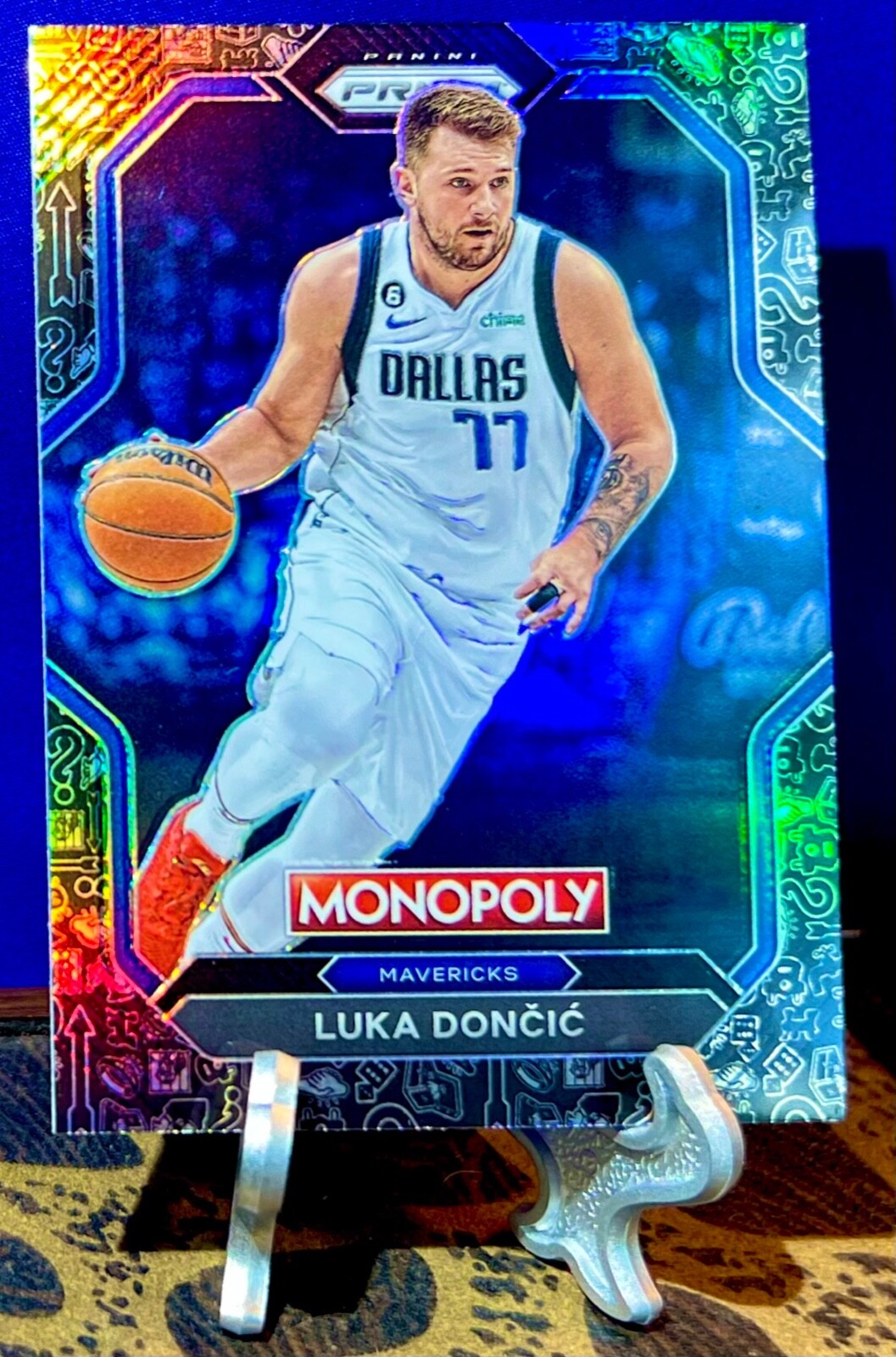 2022-2023 Panini Prizm Monopoly SSP Black Icons Refractor Prism Luka Doncic PS1