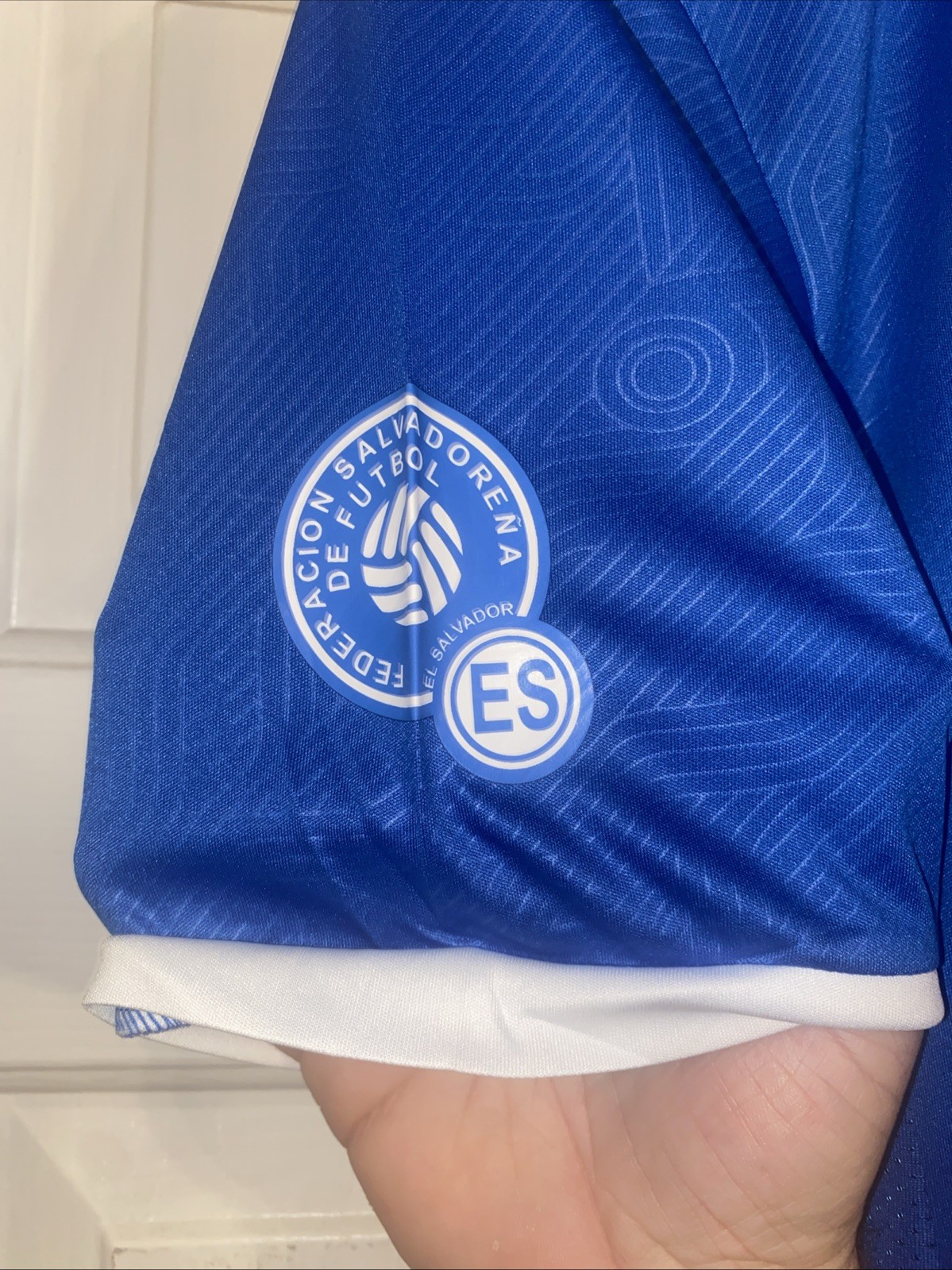 NWT Umbro El Salvador National Team Soccer Jersey White Blue Mens Small