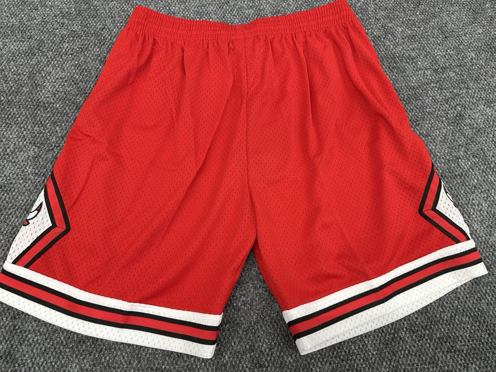 Chicago Bulls Men’s 2XLB Mitchell & Ness Hardwood Classics Shorts Red Swingman