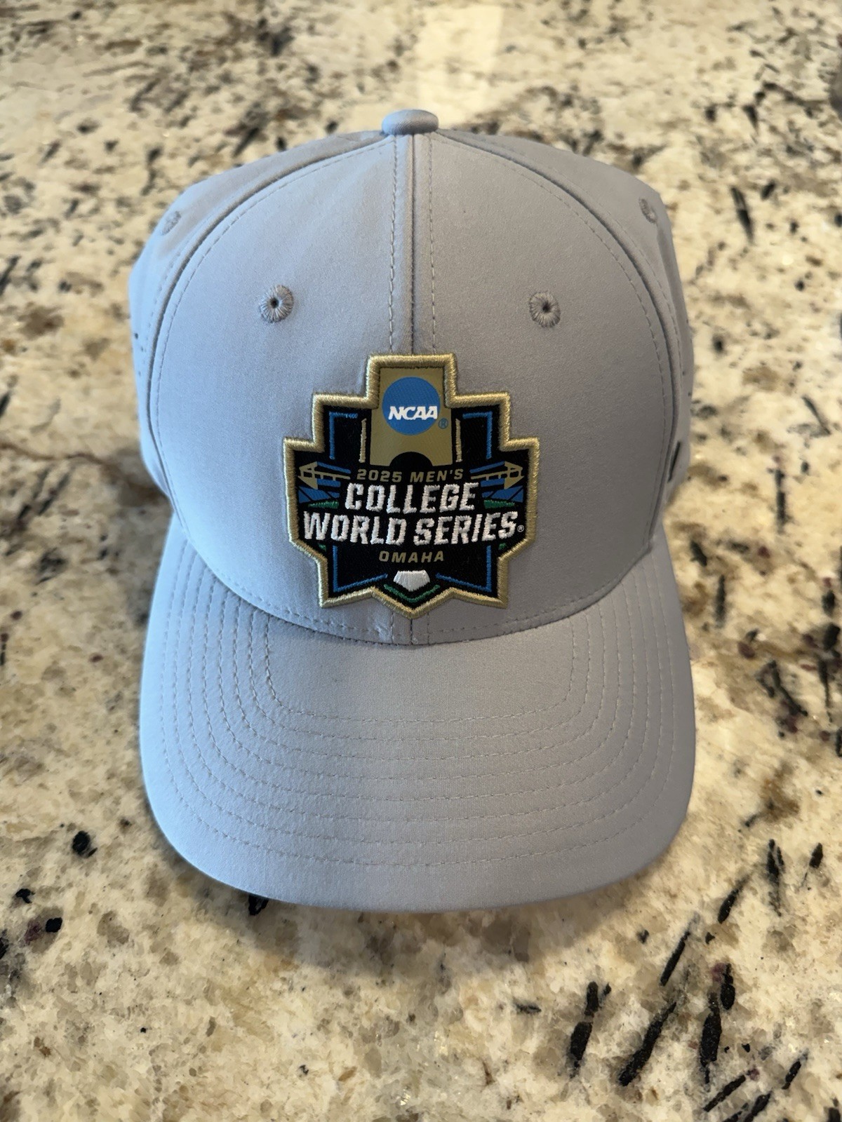 NCAA Men’s College World Series Hat 2025 $45 MSRP Omaha Size XL NEW