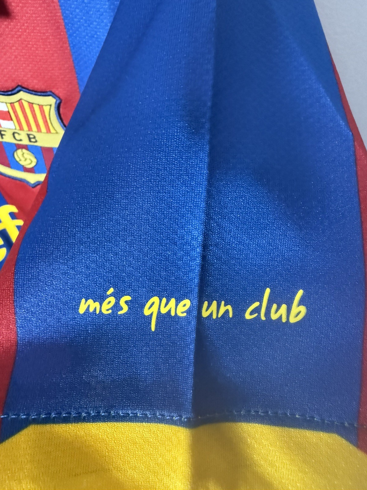 2010/2011 Messi Barcelona Retro Jersey Size Large