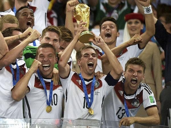 WINNER MENS GERMANY 2014/2015 THOMAS MULLER SOCCER FOOTBALL SHIRT JERSEY SIZE XL