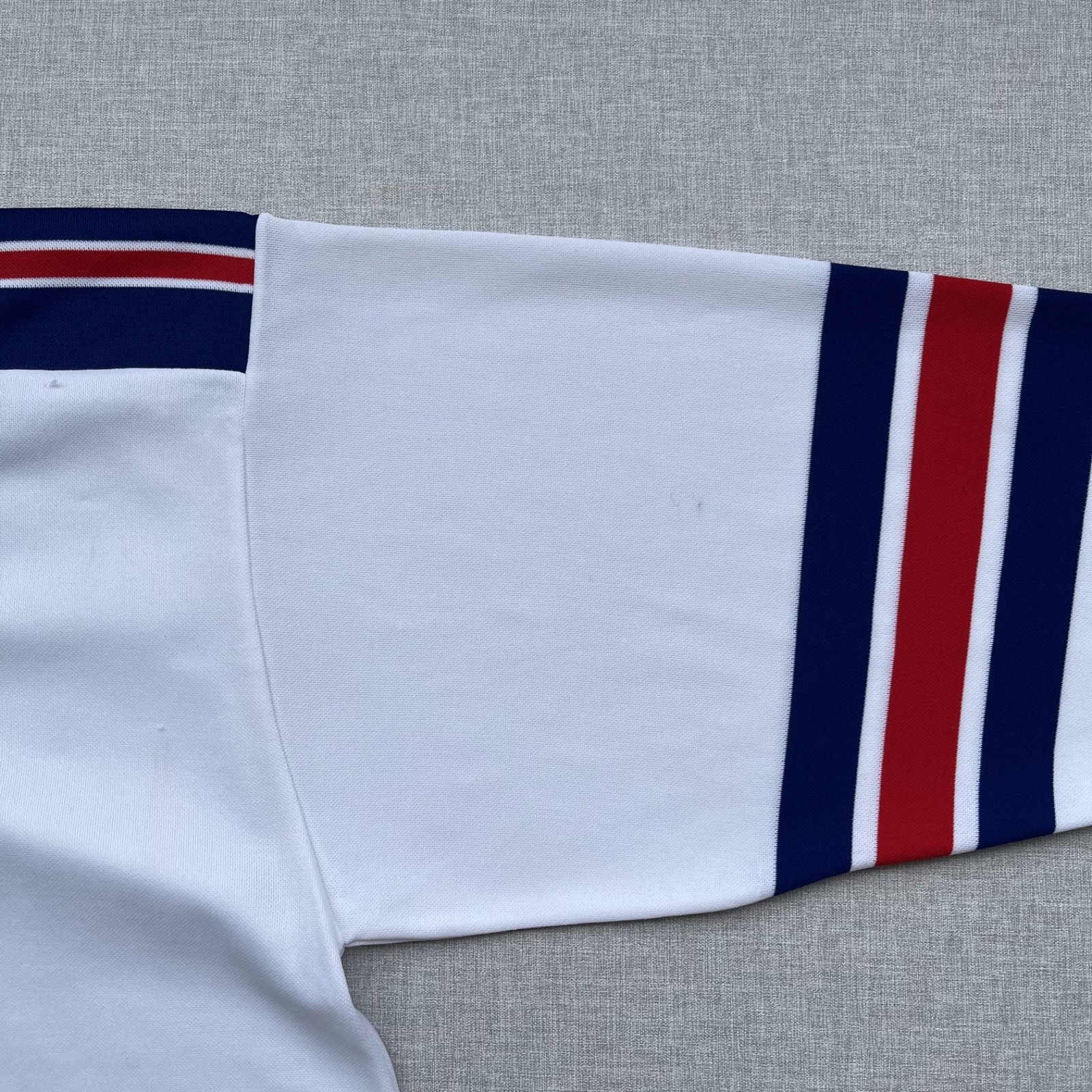 Vintage 1986 USA Europe Hockey Jersey Gunzo’s #2 White Red Blue Adult XL