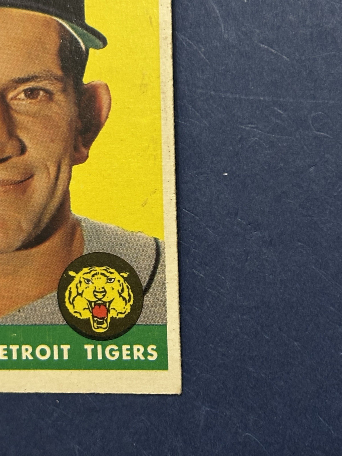 1958 Topps – Johnny Groth #262. Excellent Condition.