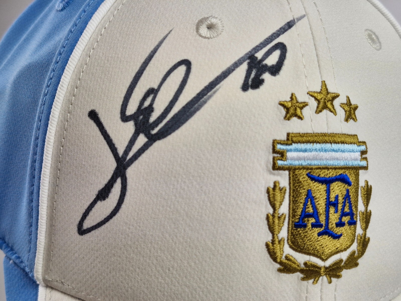Lionel Messi Argentina cap AFA Hand Signed W/COA with base Free shipping