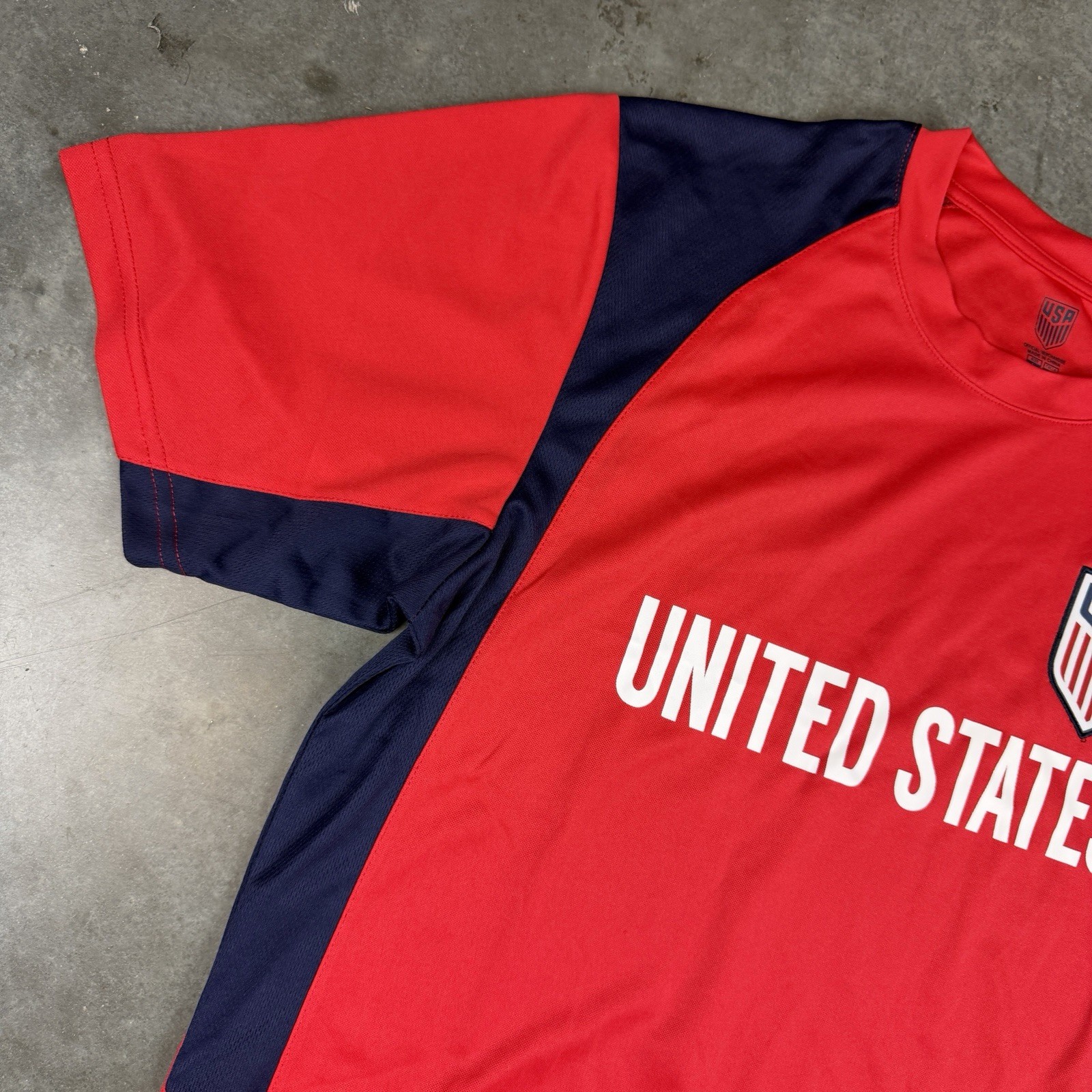 United States Soccer Jersey Mens Large Red Stretch Logo Quick Dry NWT