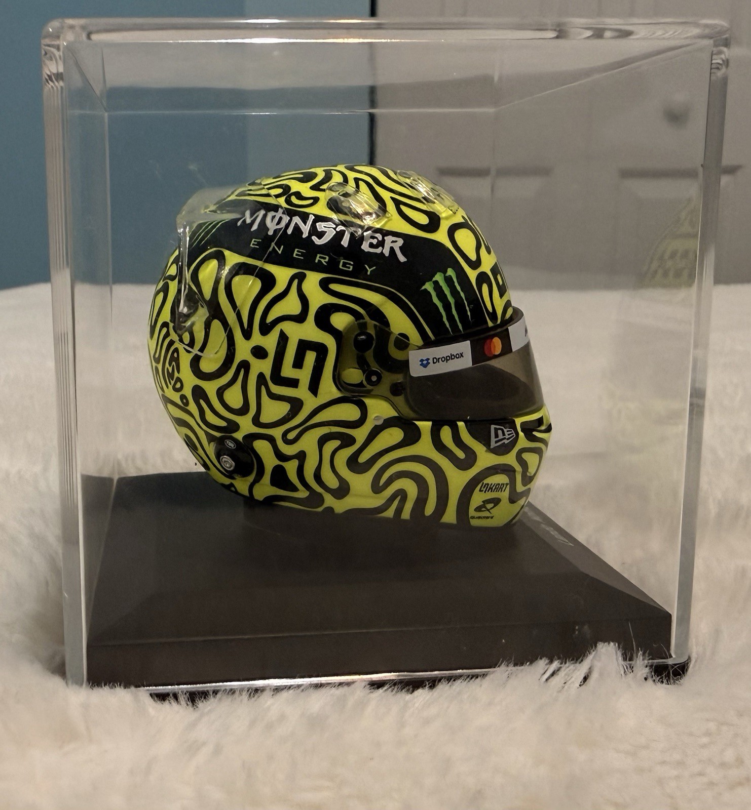 Lando Norris McLaren 2025 Mini Helmet Display Case Yellow/Black