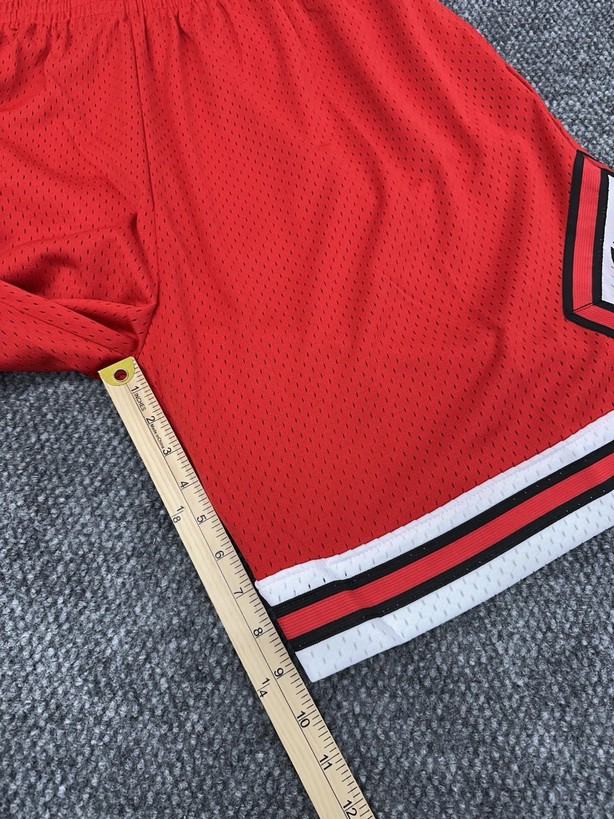 Chicago Bulls Men’s 2XLB Mitchell & Ness Hardwood Classics Shorts Red Swingman