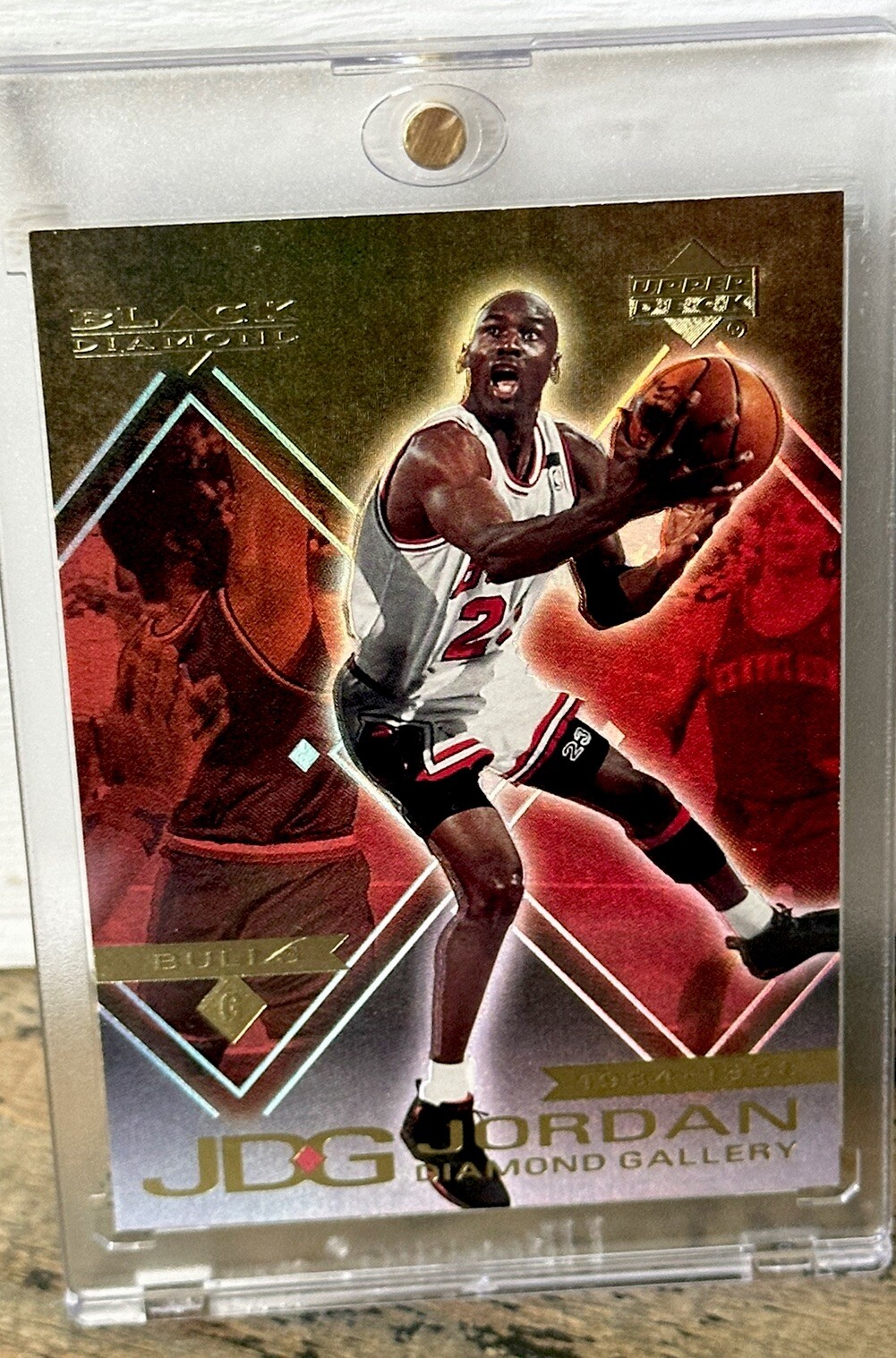 Michael Jordan Card 90’s RAINBOW REFRACTOR HOLO RARE INSERT SP BULLS JERSEY #23