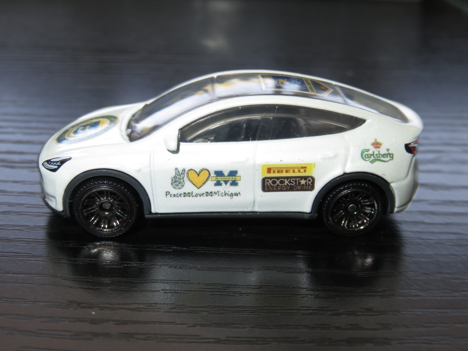 Hot Wheels – Matchbox with MICHIGAN WOLVERINES Decals One-Of-A-Kind
