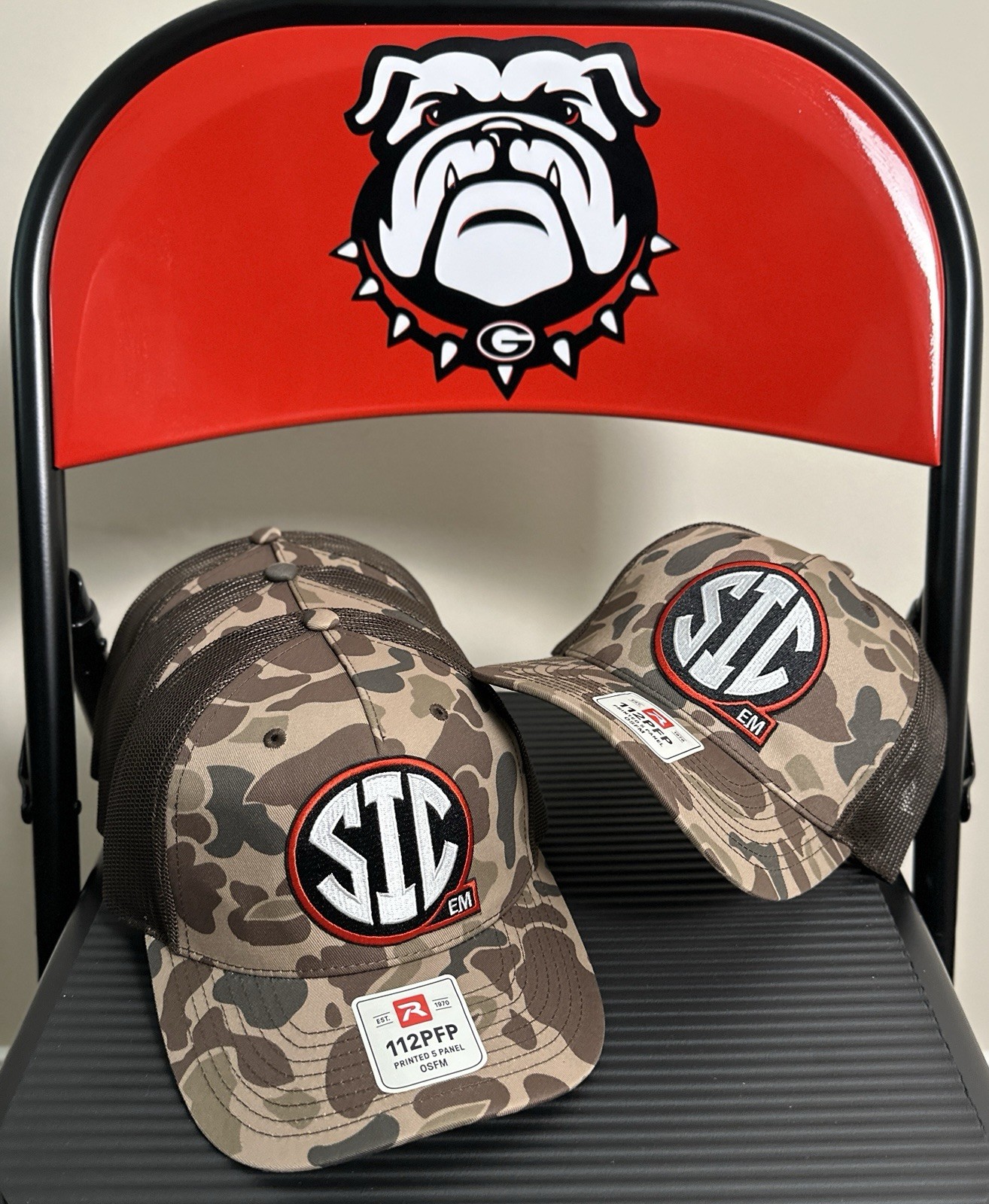 Sic’em Richardson 112 Duck Camo Trucker Hat. Georgia Bulldogs