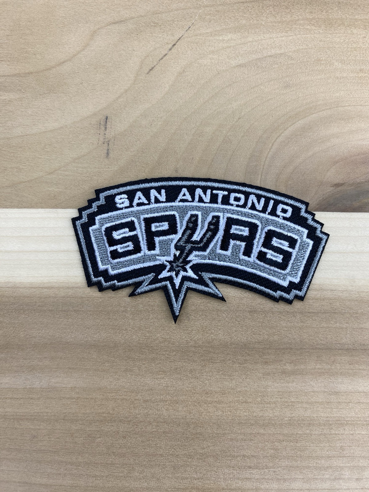 SAN ANTONIO SPURS – NBA – VINTAGE BASKETBALL – 3″ Embroidered Iron On Patch