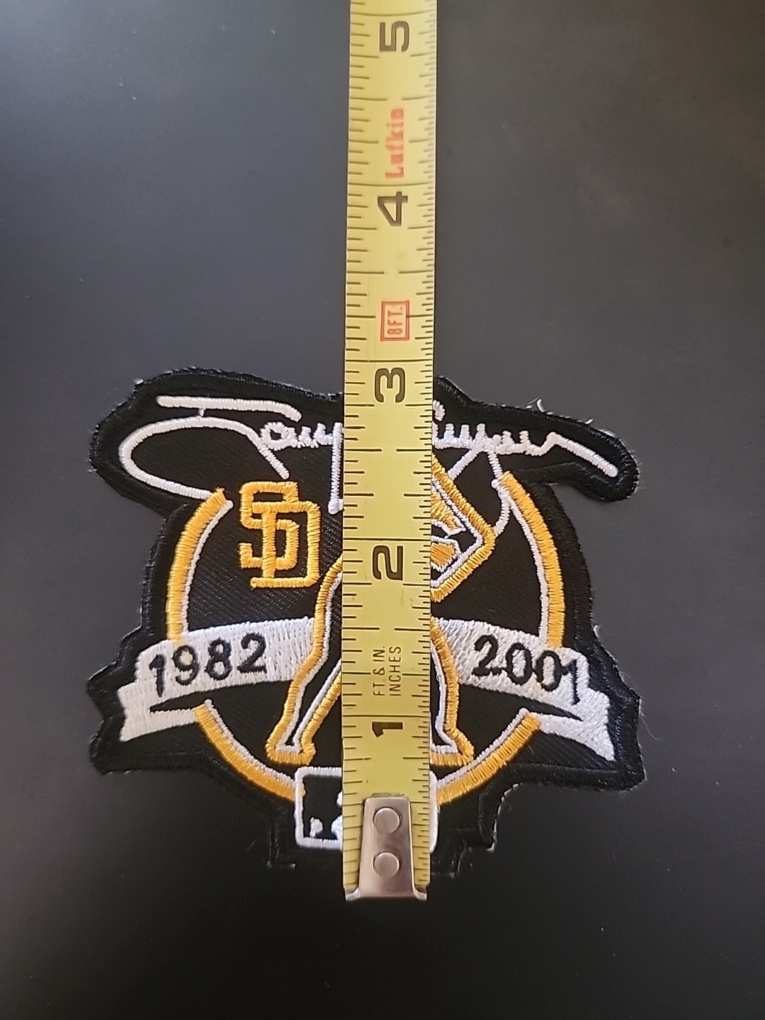 Tony Gwynn Retirement 2001 San Diego Padres Embroidered 3 in Iron Sew On Patch