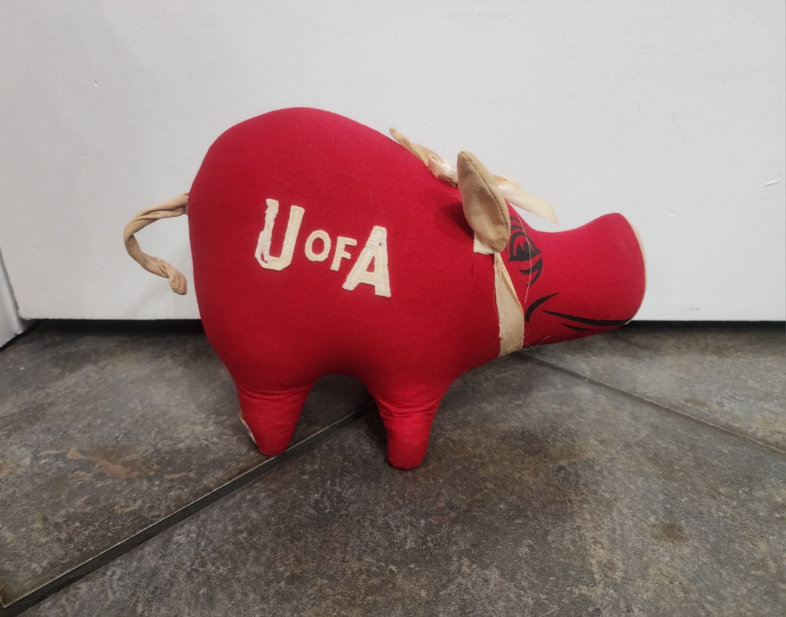 Vintage 1960s University Of Arkansas Razorbacks Collegiate Personality Pet