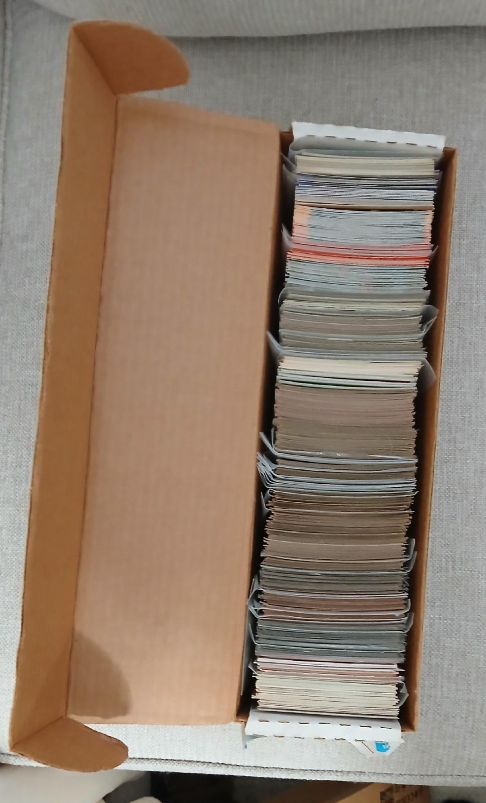 BOX OF MIXED BASEBALL CARDS 1975/79/80/81/85/86/87/91,