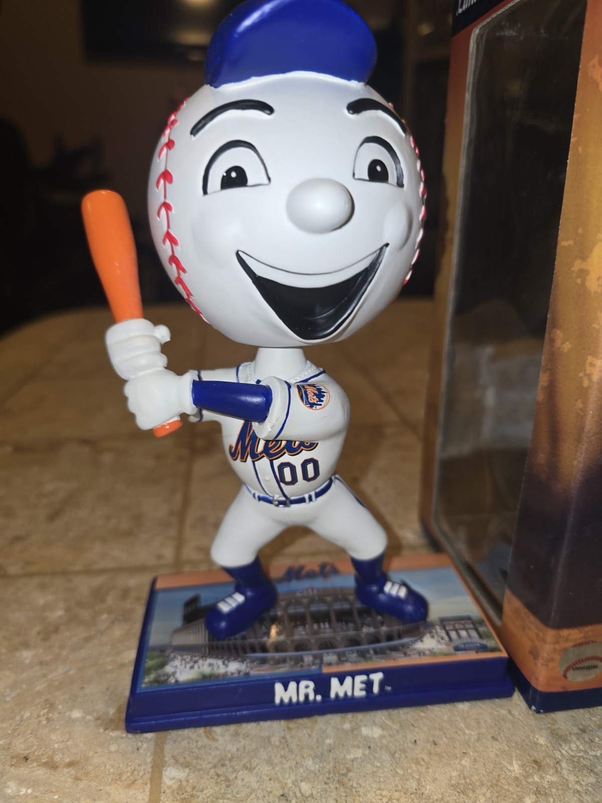 Stadium Exclusive 2009 Mr Met bobble head Citi Field New York Mets Mascot Ny Mrs