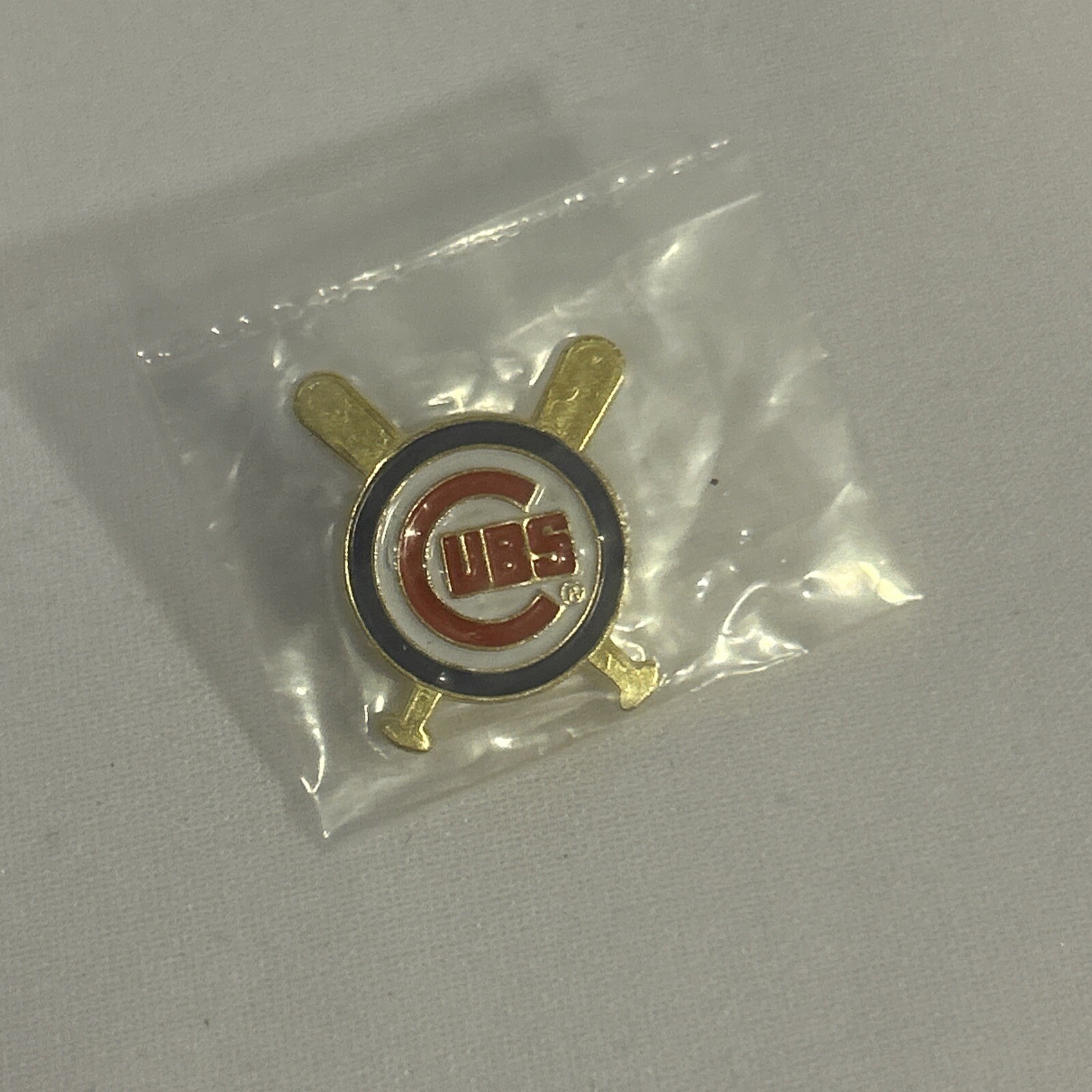 RARE Chicago Cubs Team Logo & Crossed Bats Unocal Lapel Pin #3, NEW IN PACKAGE!!