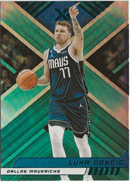 2022-23 Panini XR Luka Doncic Emerald Green SP Dallas Mavericks