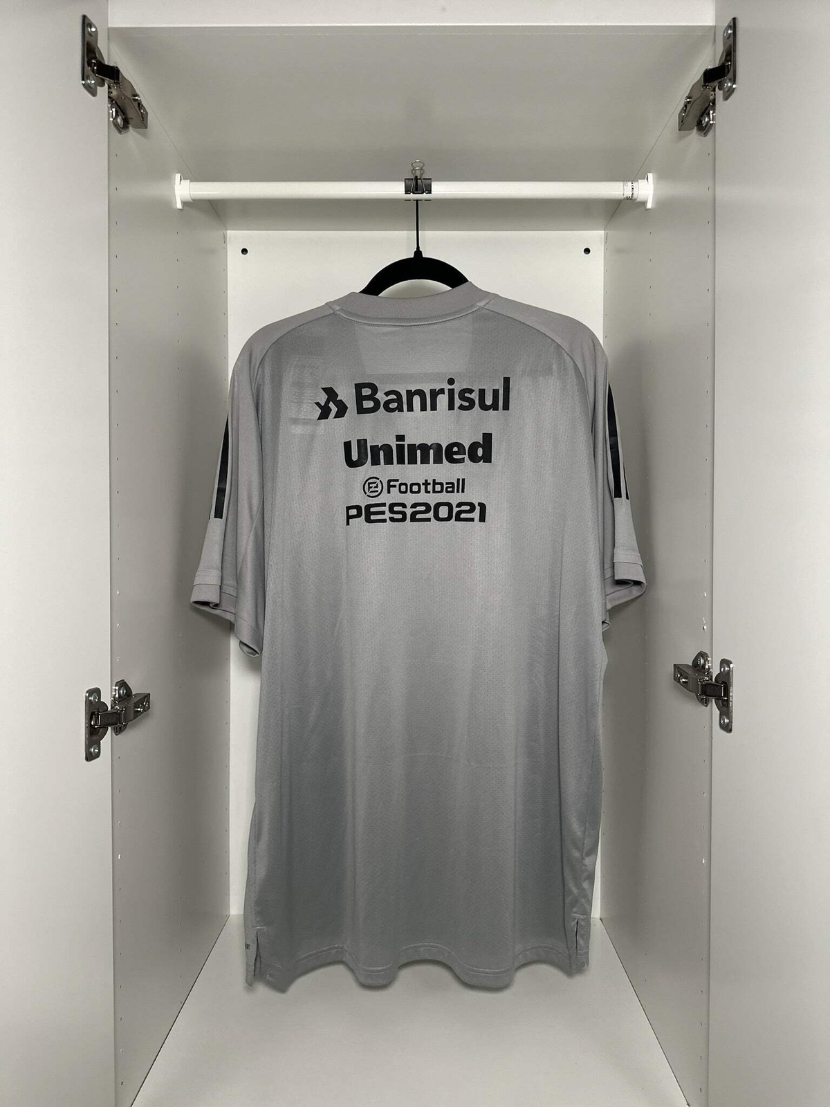 Internacional – adidas – 2020/2021 – TRAINING Kit