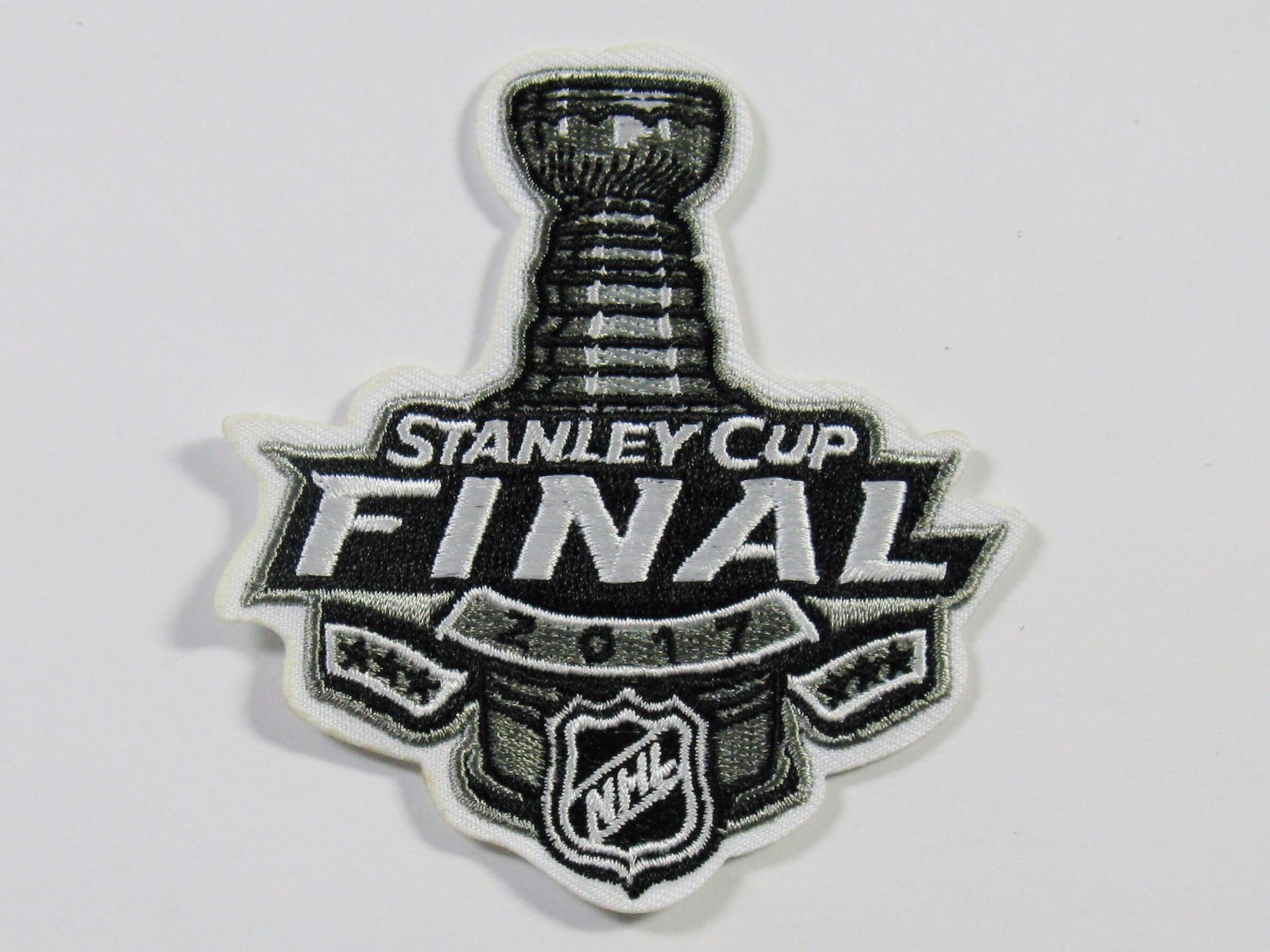 2017 NHL STANLEY CUP FINALS COMMEMORATIVE PATCH PREDATORS VS PENGUINS # 92