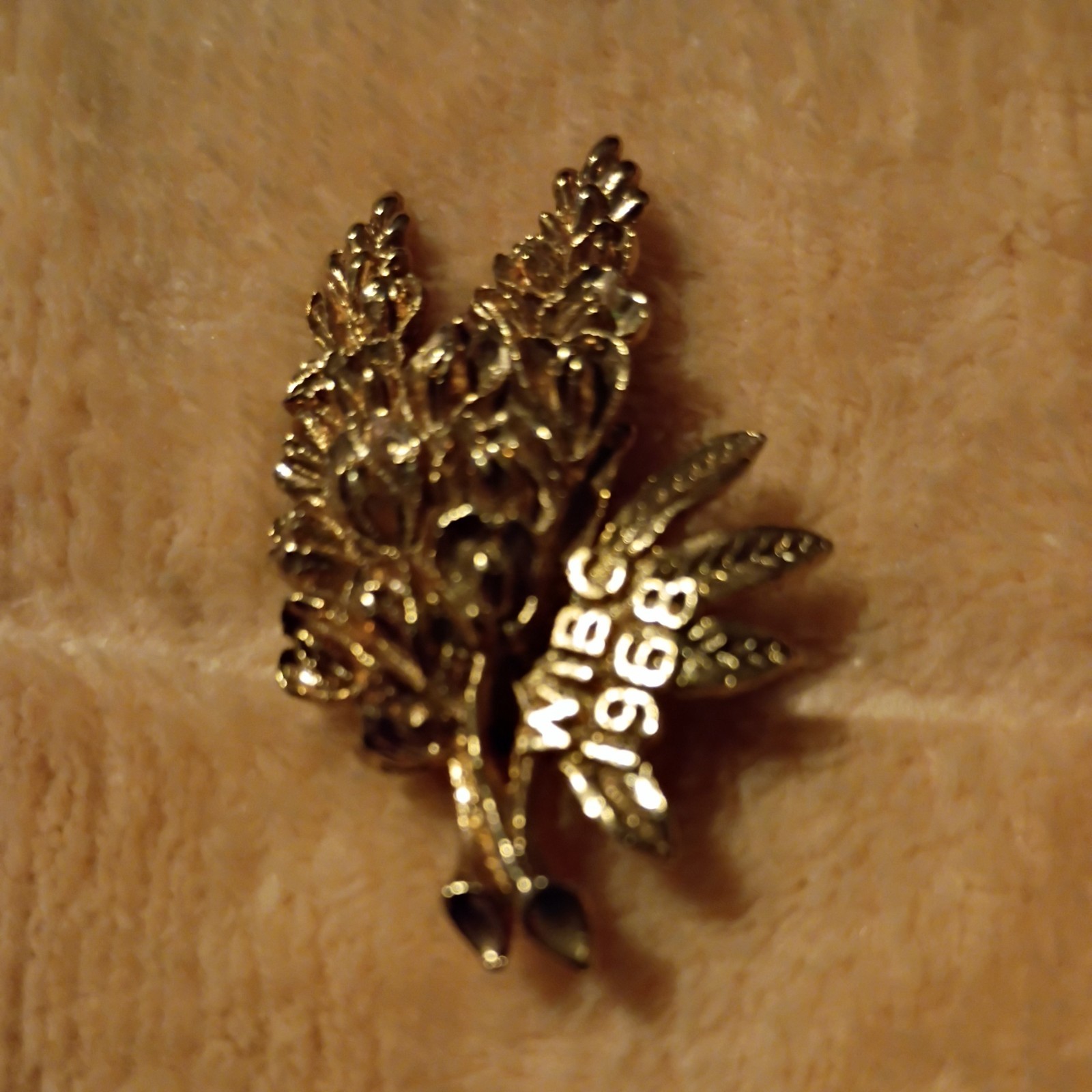 VTG WIBC Women’s International Bowling Congress 1968 Gold Tone Brooch Pin Floral